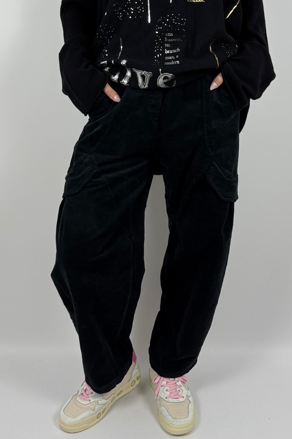 Lässige Baggy-Hose mit Cargo-Taschen-Schwarz