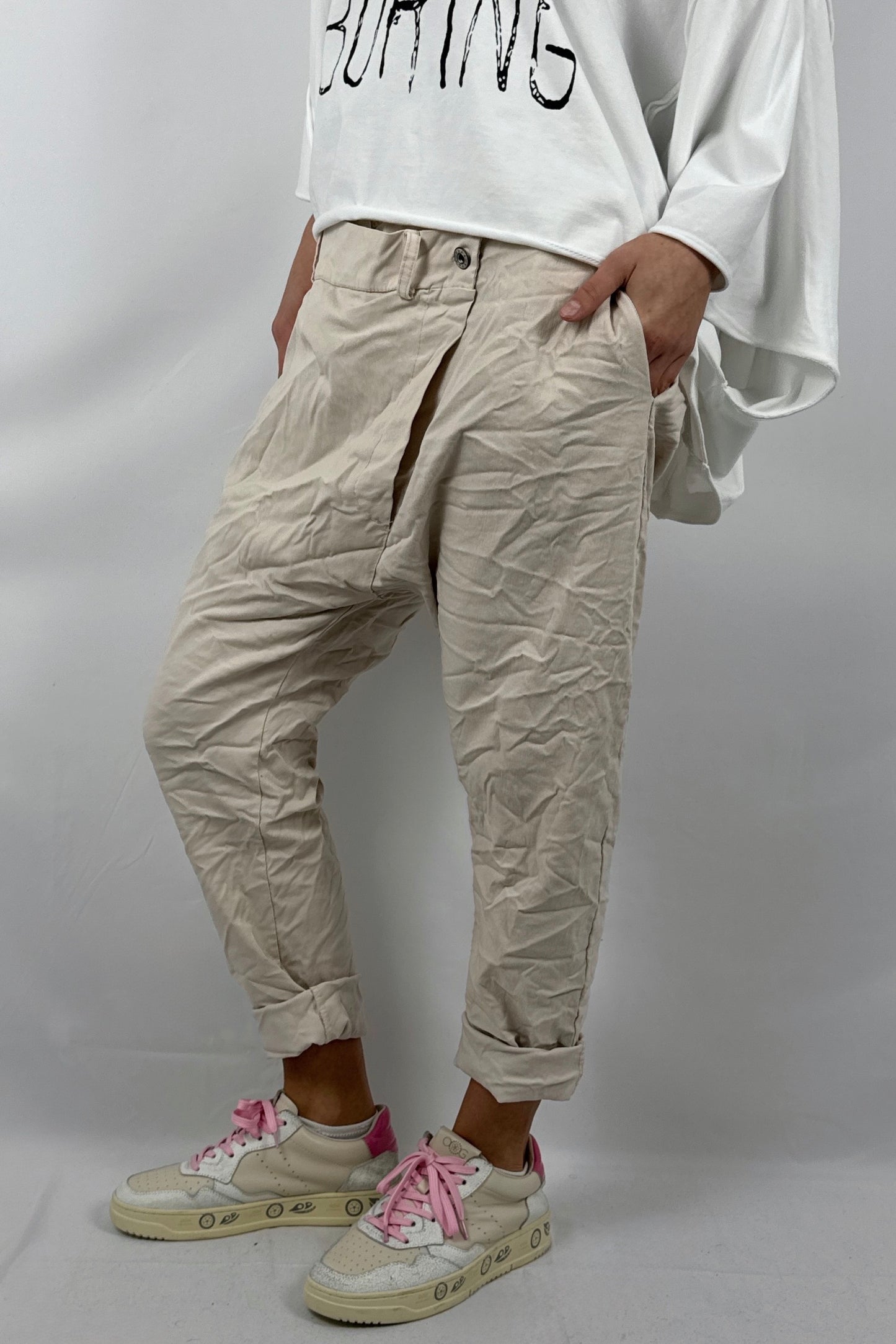 Damen Hose im Baggy Style mit Knopf Detail-Beige