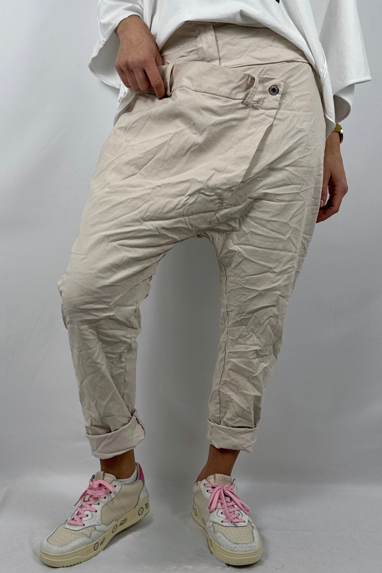 Damen Hose im Baggy Style mit Knopf Detail-Beige