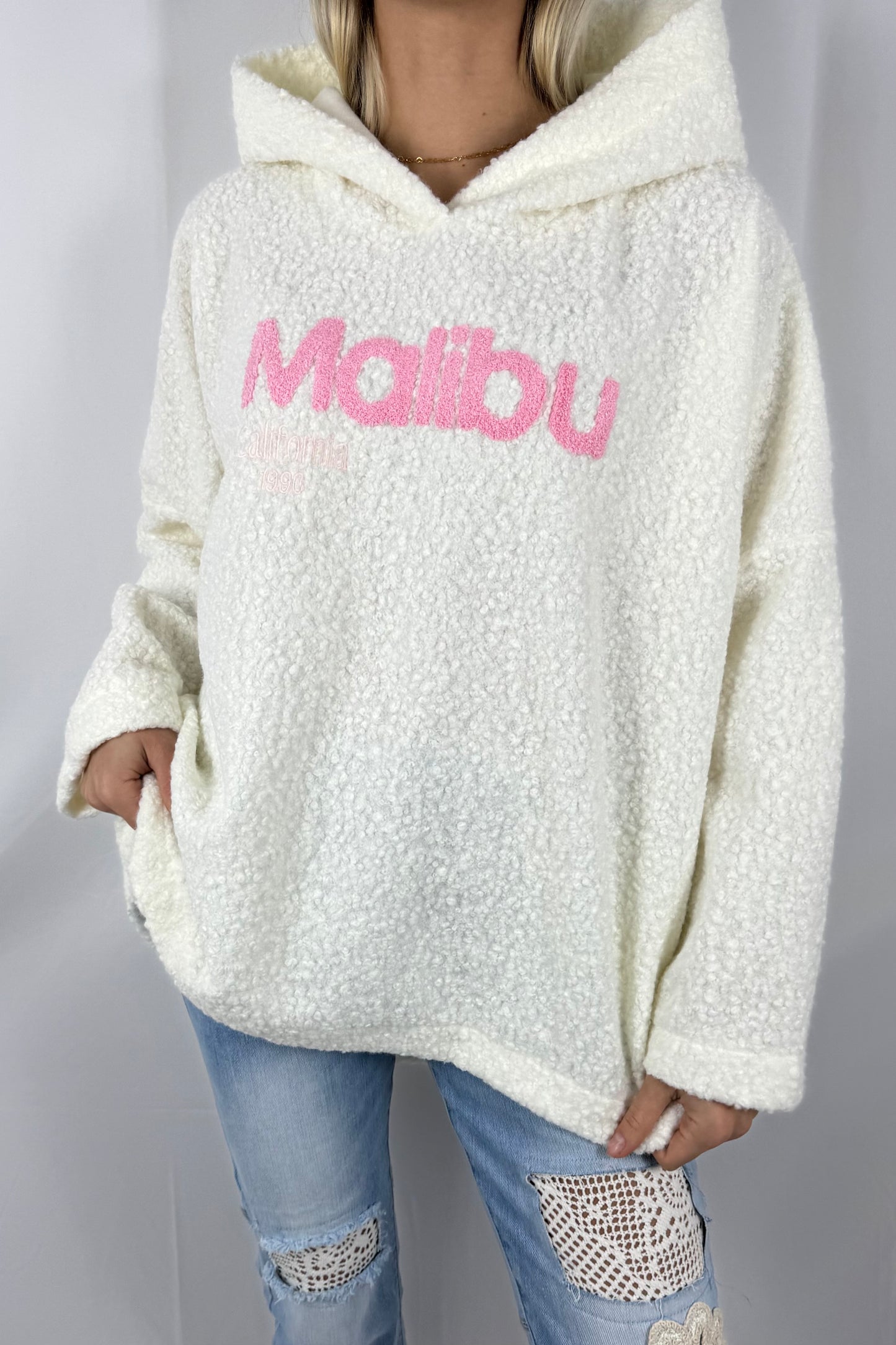 Hoodie „Malibu California 1990“ – Oversize Teddy-Weiß
