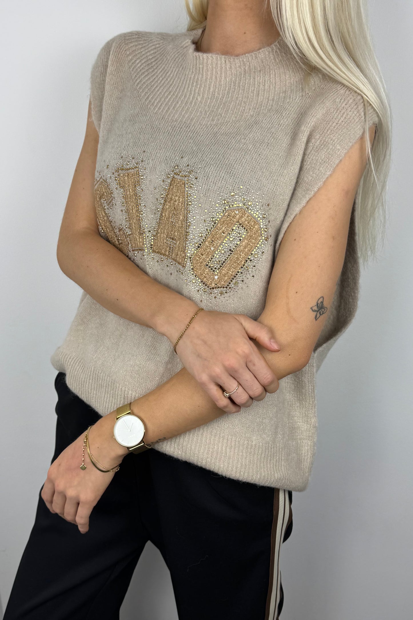 Pullover mit Strass-Schriftzug „CIAO“ –Beige