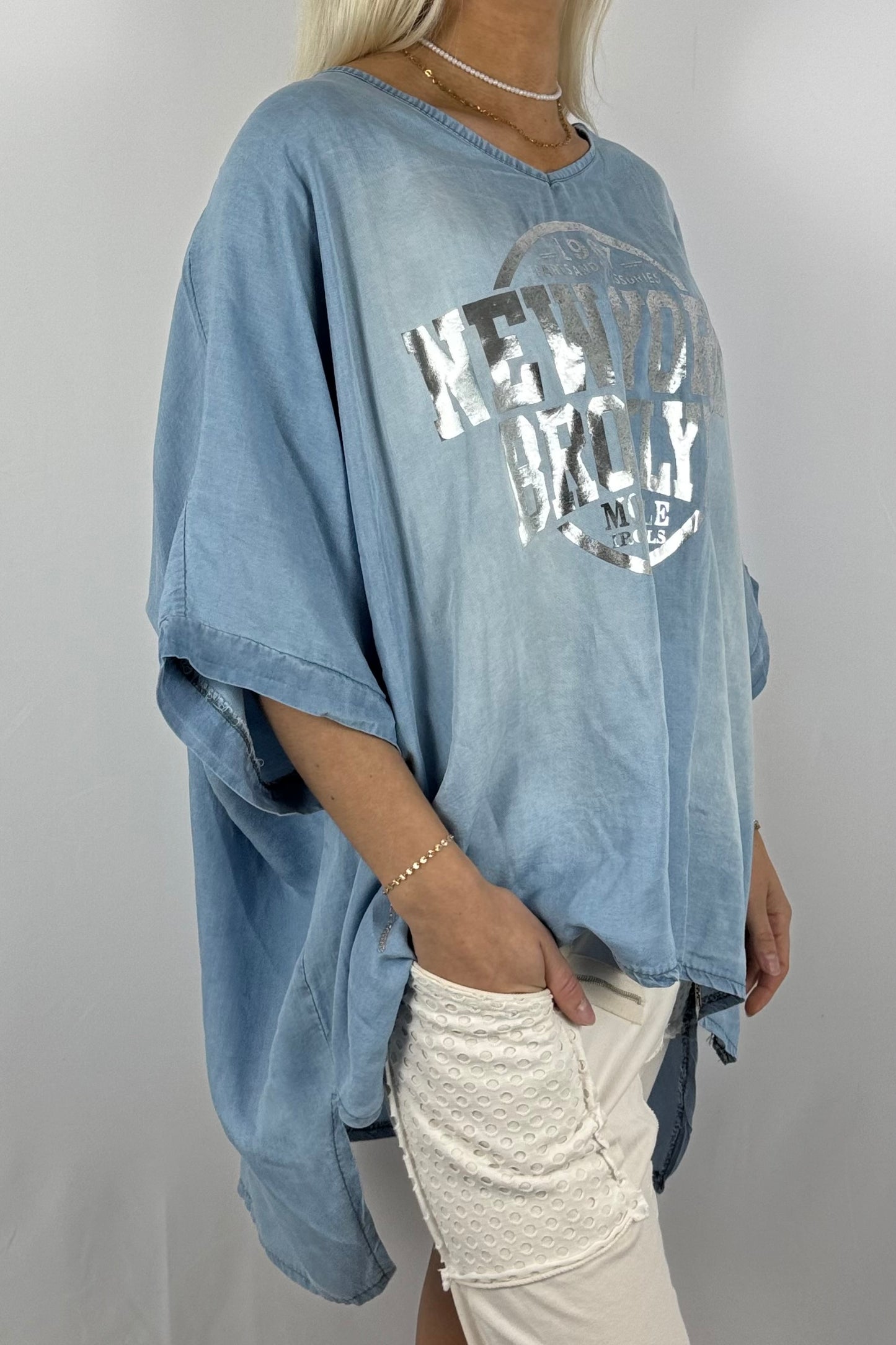 Oversize-Shirt mit V-Ausschnitt und New York Print-Hellblau