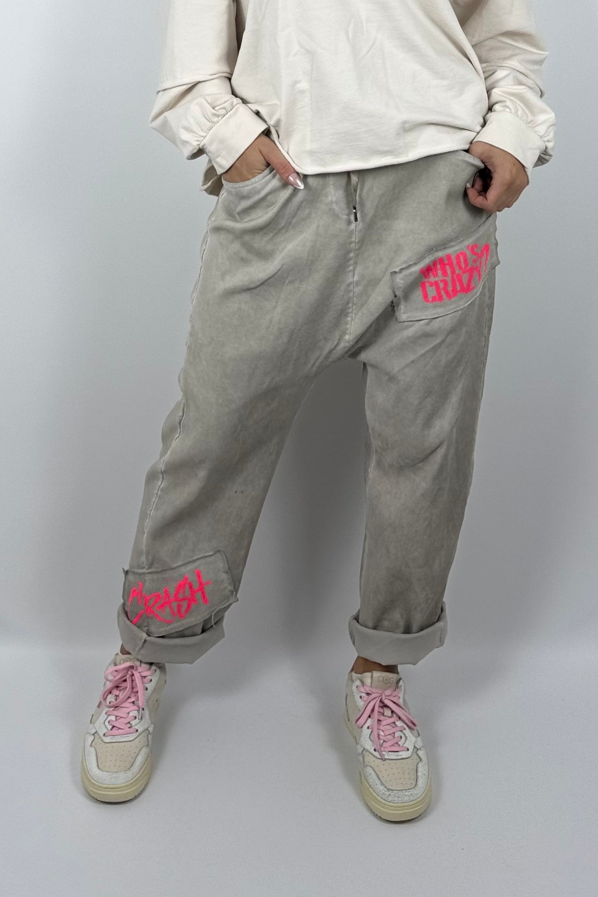 Damen Baggy-Hose mit Statement-Print-Mud