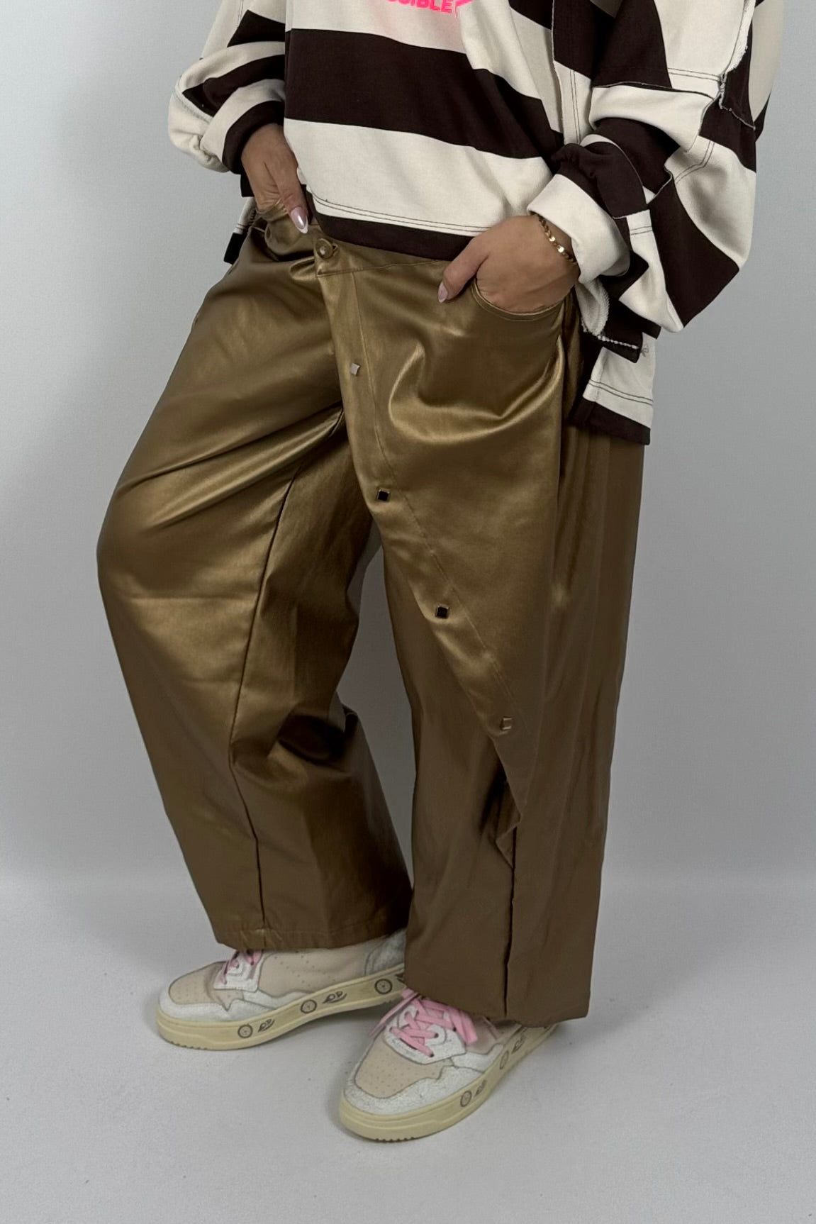 Damen Lederlook-Hose mit asymmetrischem Detail – Bronze