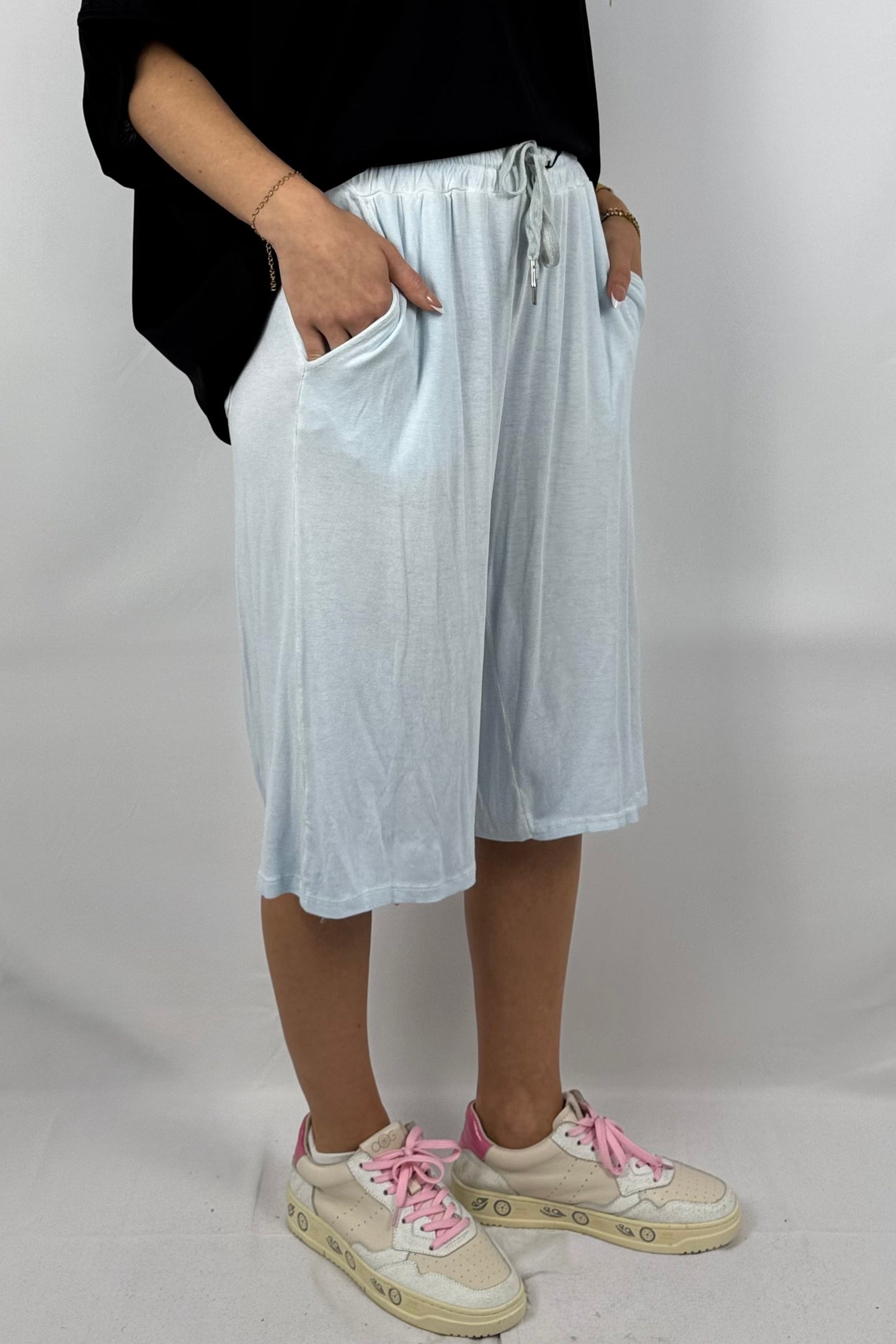 Jersey-Shorts mit Statement-Tasche-Hellblau