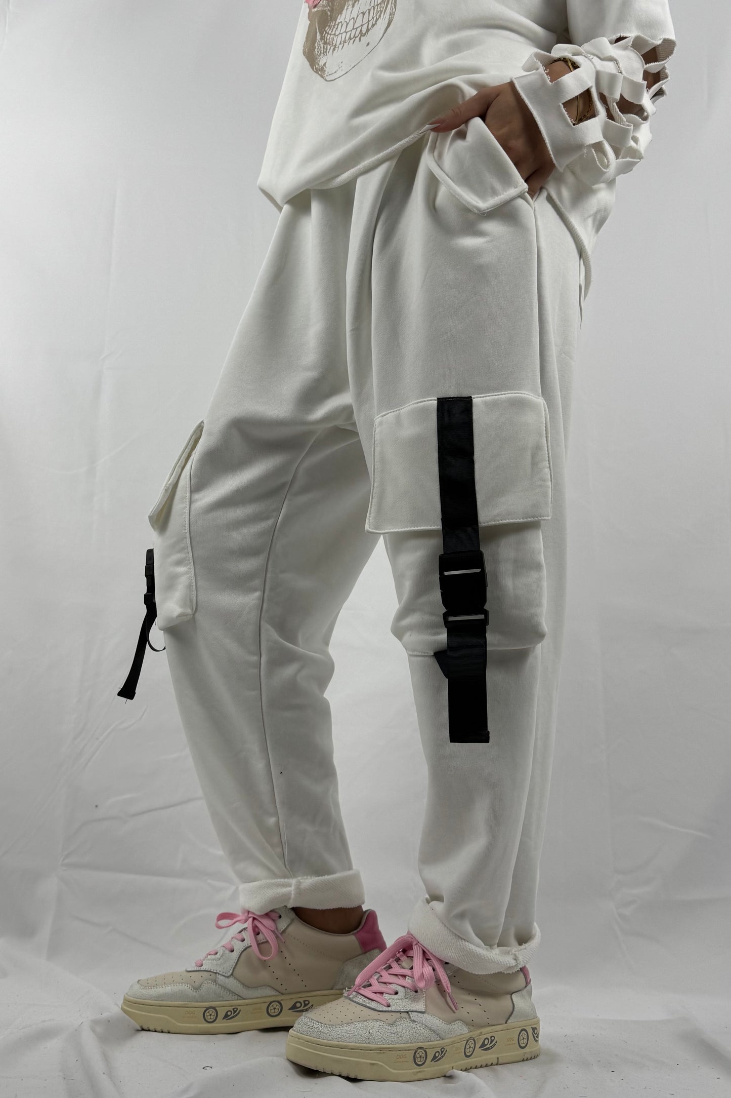 Cargo Jogpants mit Kette & Taschen –Weiß