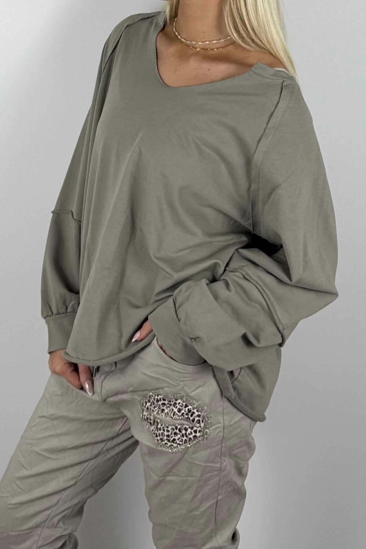 Damen Oversize-Sweatshirt mit V-Ausschnitt-Mud