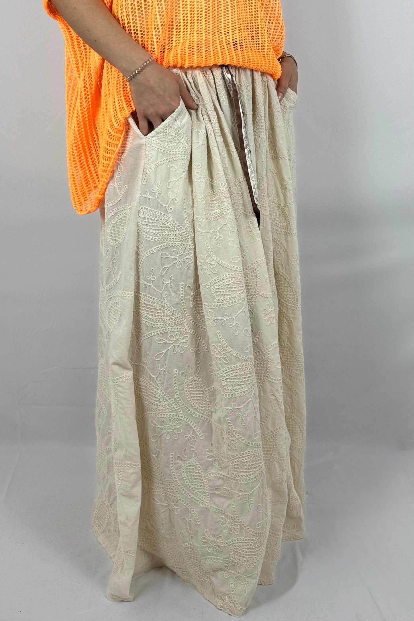 Boho Midi Rock mit Stickerei & Gürtel – Baumwolle -Butter