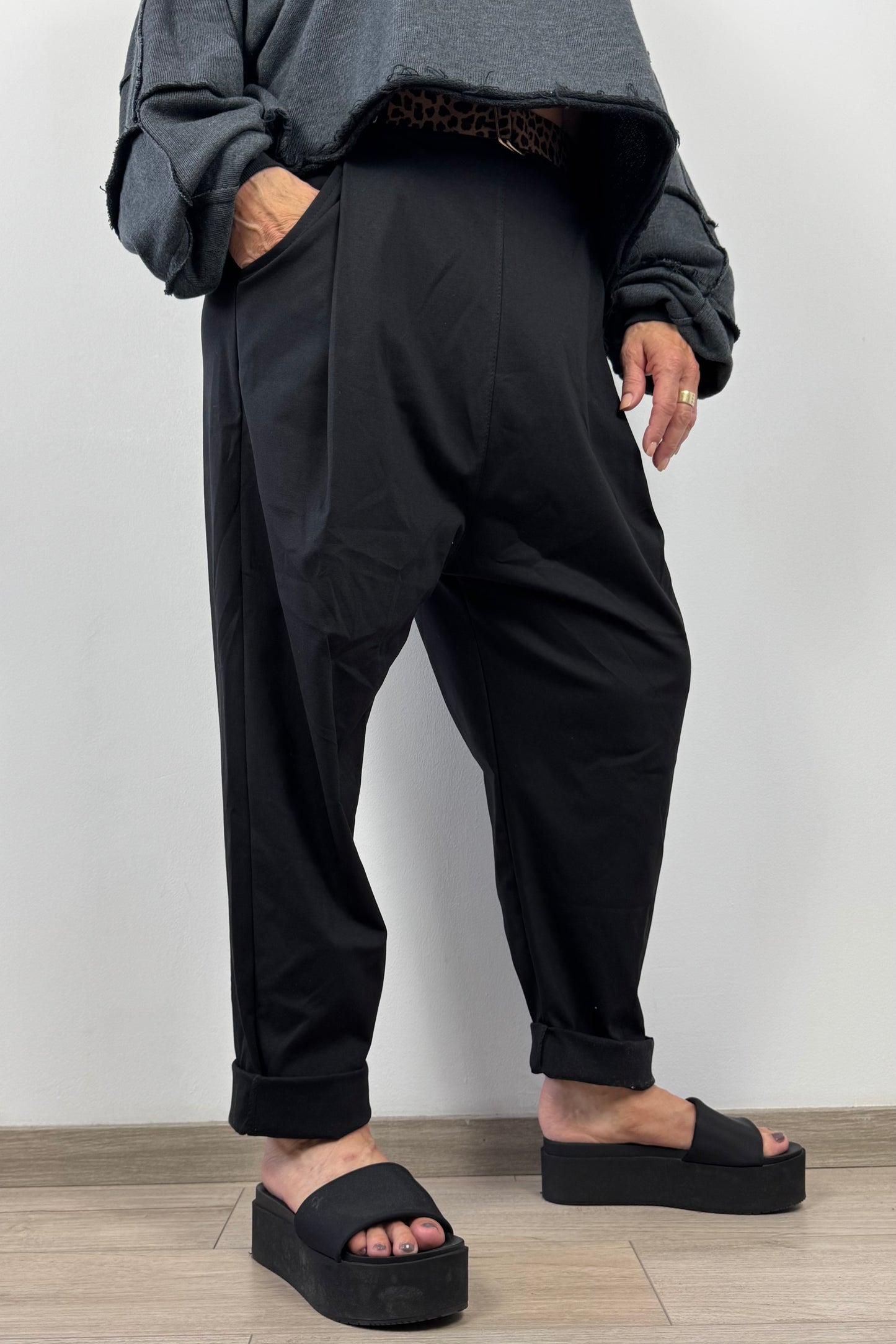 Hose mit Stretchbund und Leoparden-Gürtel