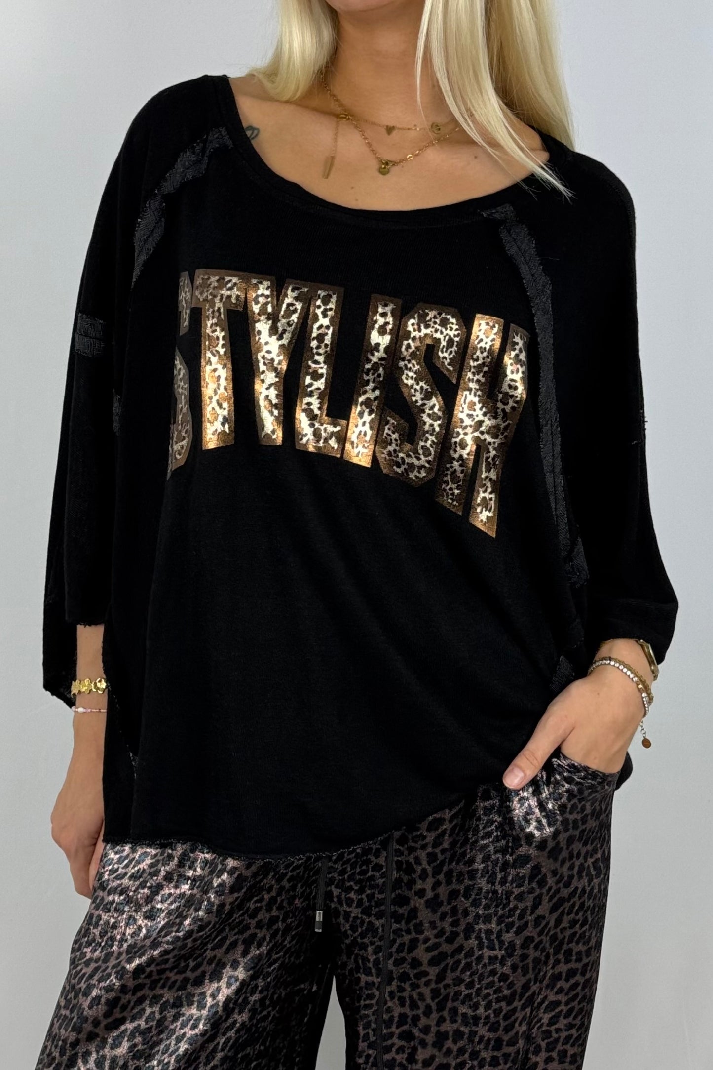Oversize Shirt „STYLISH“ – Schwarz