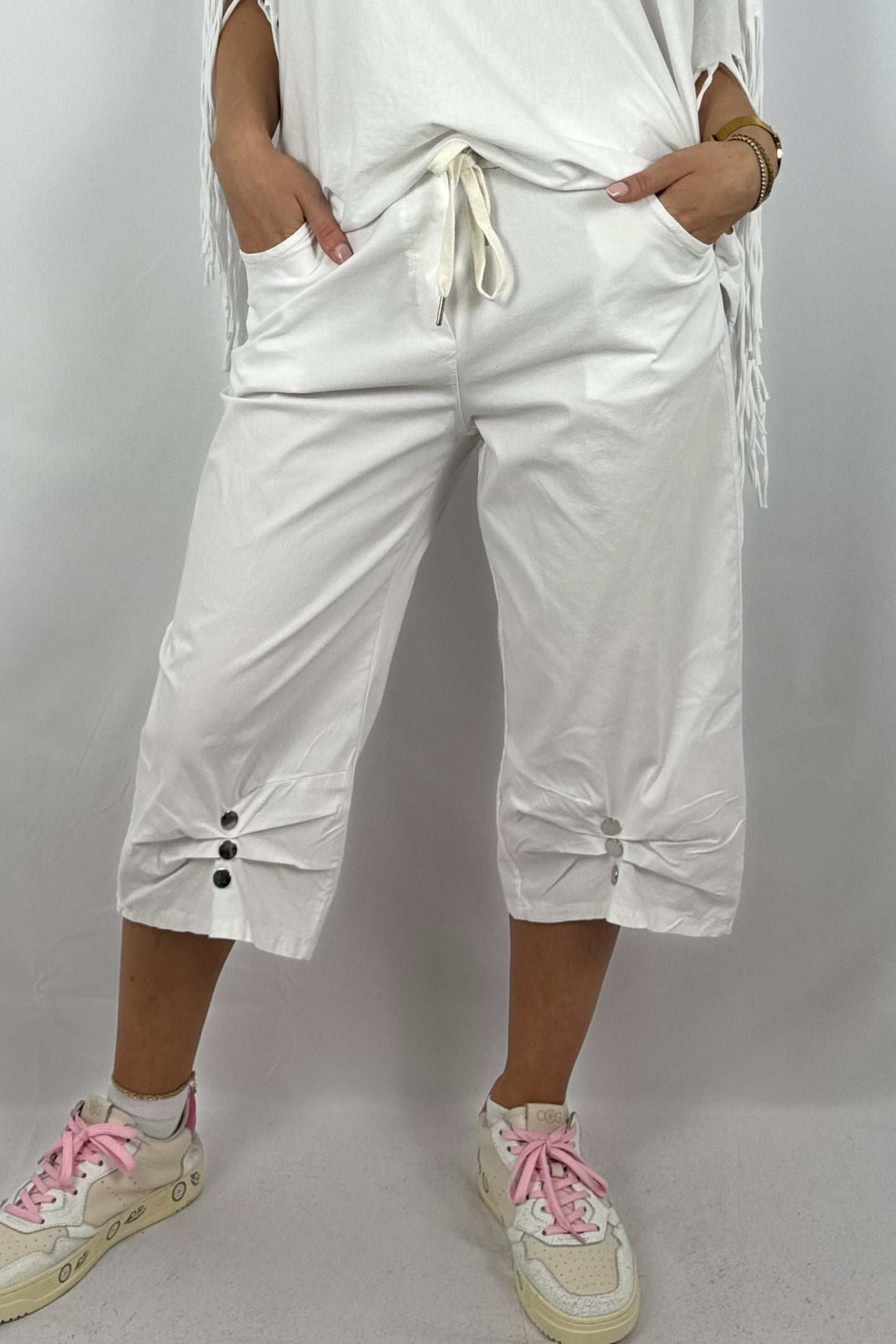 7/8-Hose mit Knopfdetail & Paperbag-Bund-Weiß