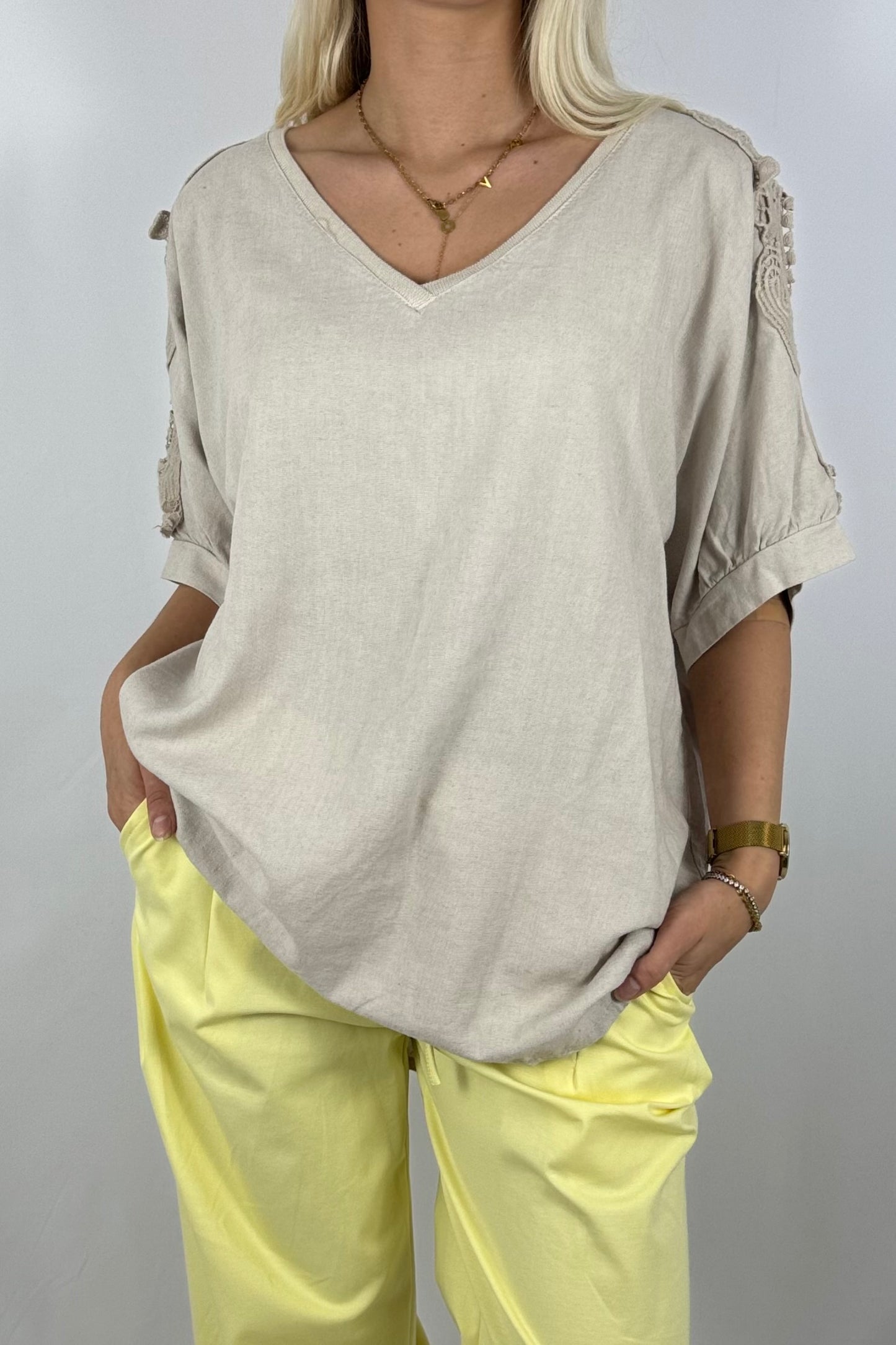 Leinen-Viscose Shirt mit Häkelspitze – luftig & feminin-Beige