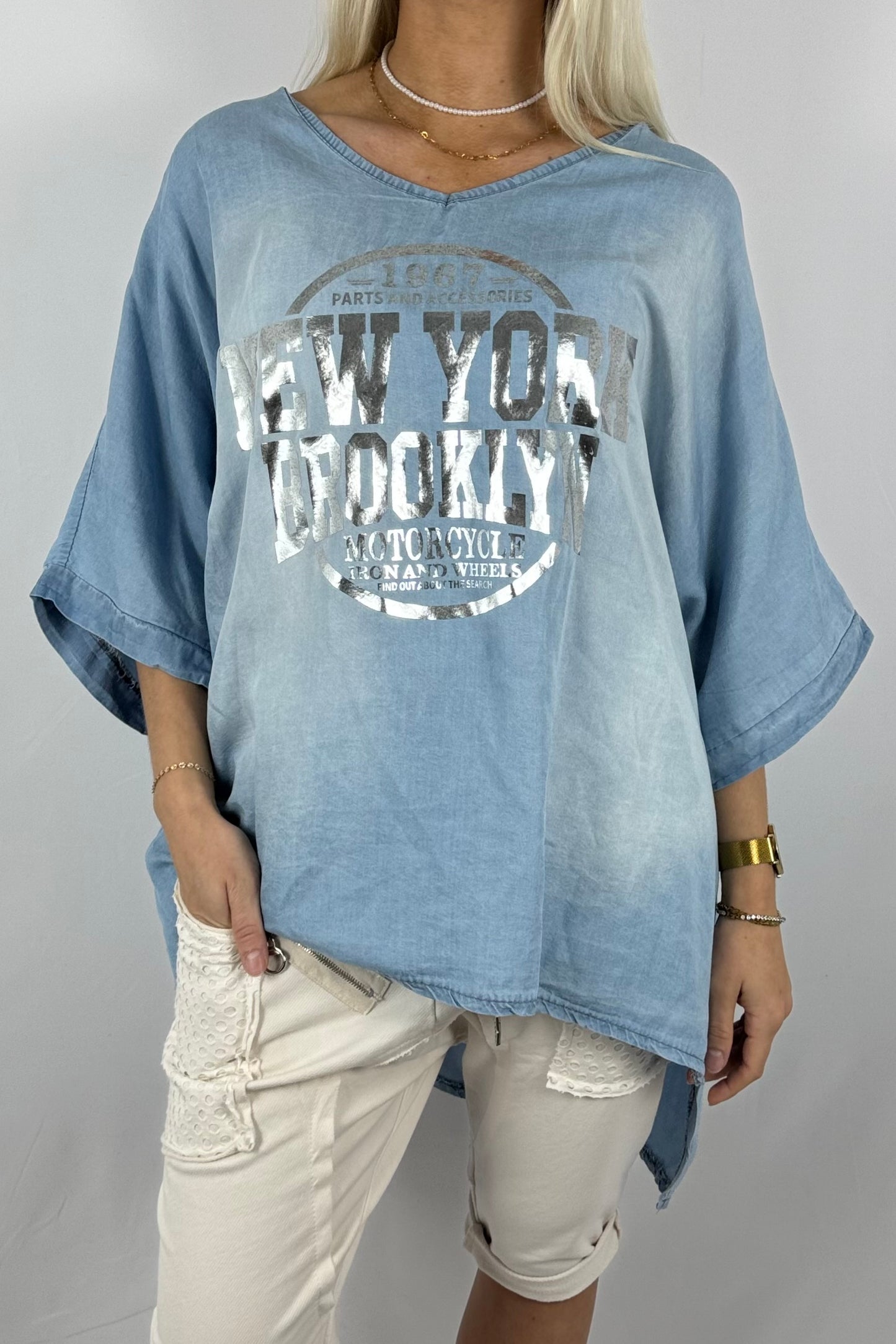 Oversize-Shirt mit V-Ausschnitt und New York Print-Hellblau