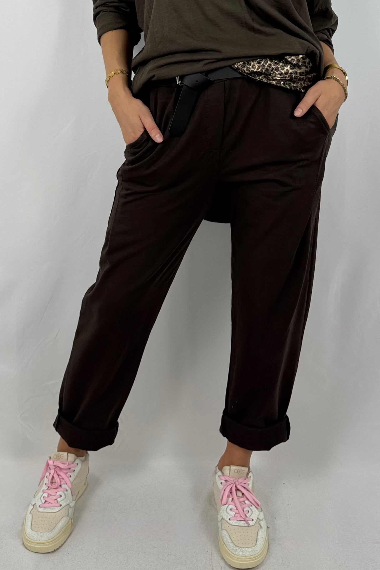 Damen Jogpants mit Leo-Tuch – Oversize-Schoko