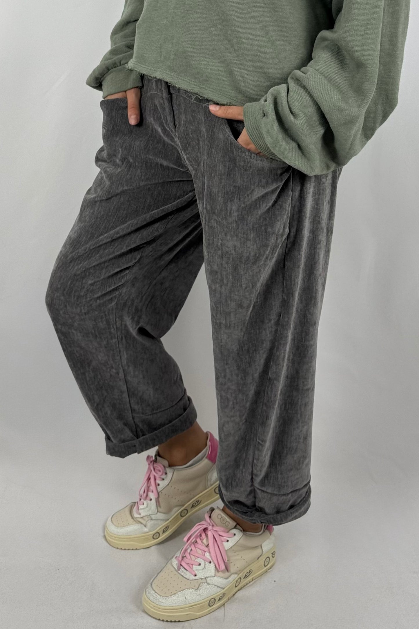 Damen Hose – Samtoptik mit Leo-Kordel-Mud