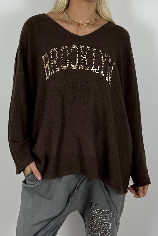 Oversize Shirt „BROOKLYN“ mit V-Ausschnitt – Schoko