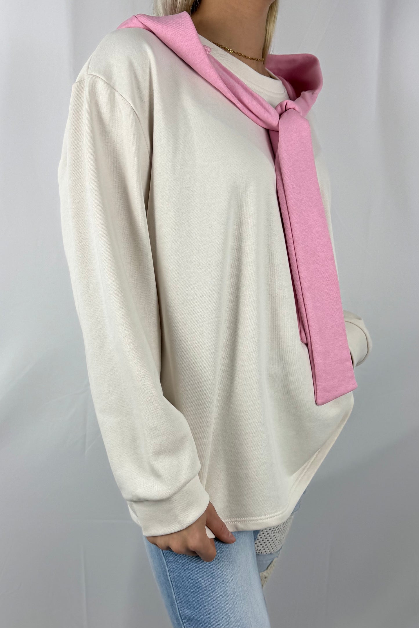 Oversize Pullover mit Schal-Detail-Beige