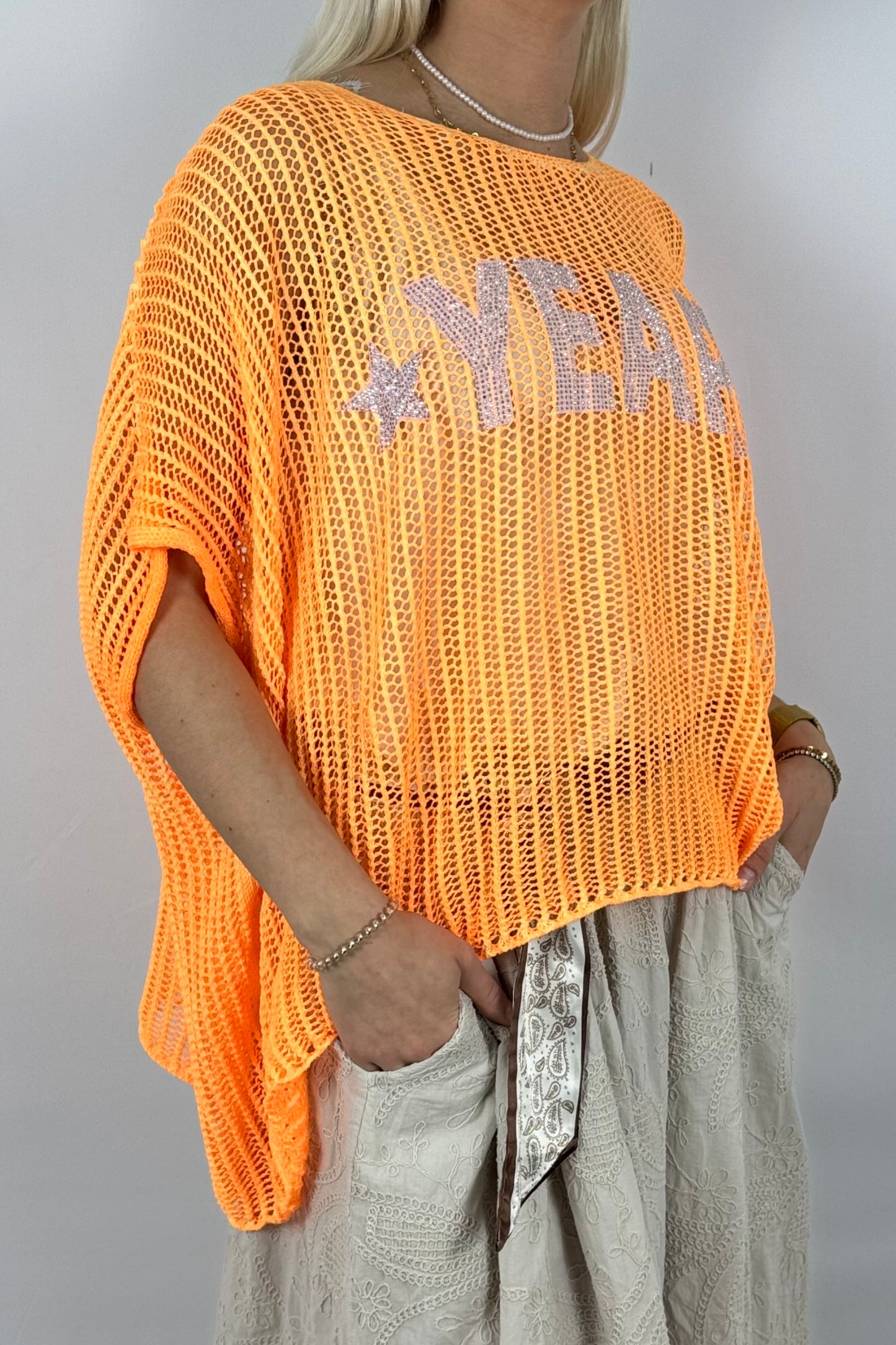 Oversize Strickshirt „YEARN“ – Netzlook Statement Shirt-Neon Orange