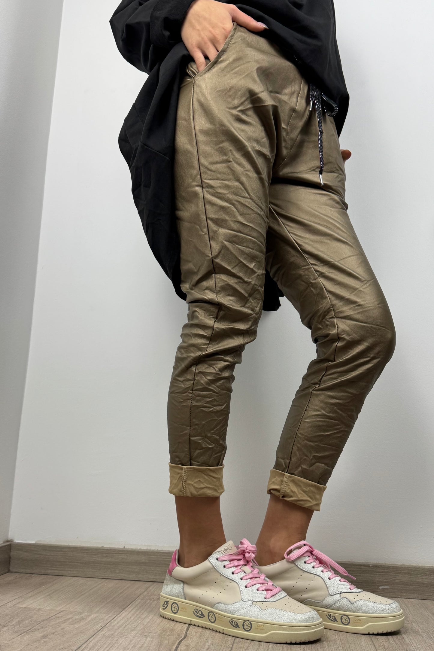 Glanz-Effekt Jogpants mit Kordelzug –gold