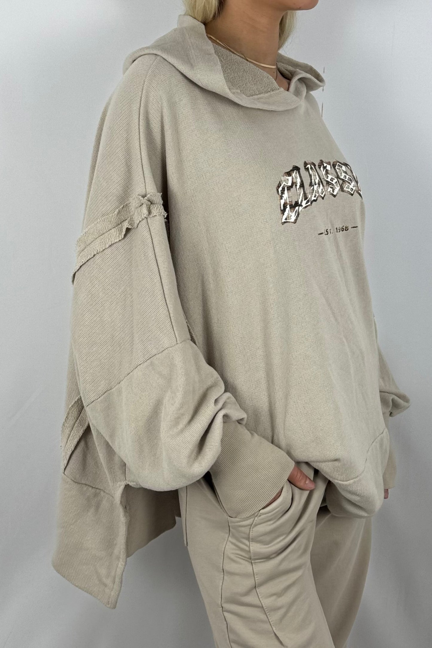 Damen Oversize Hoodie – Classic Print-Beige