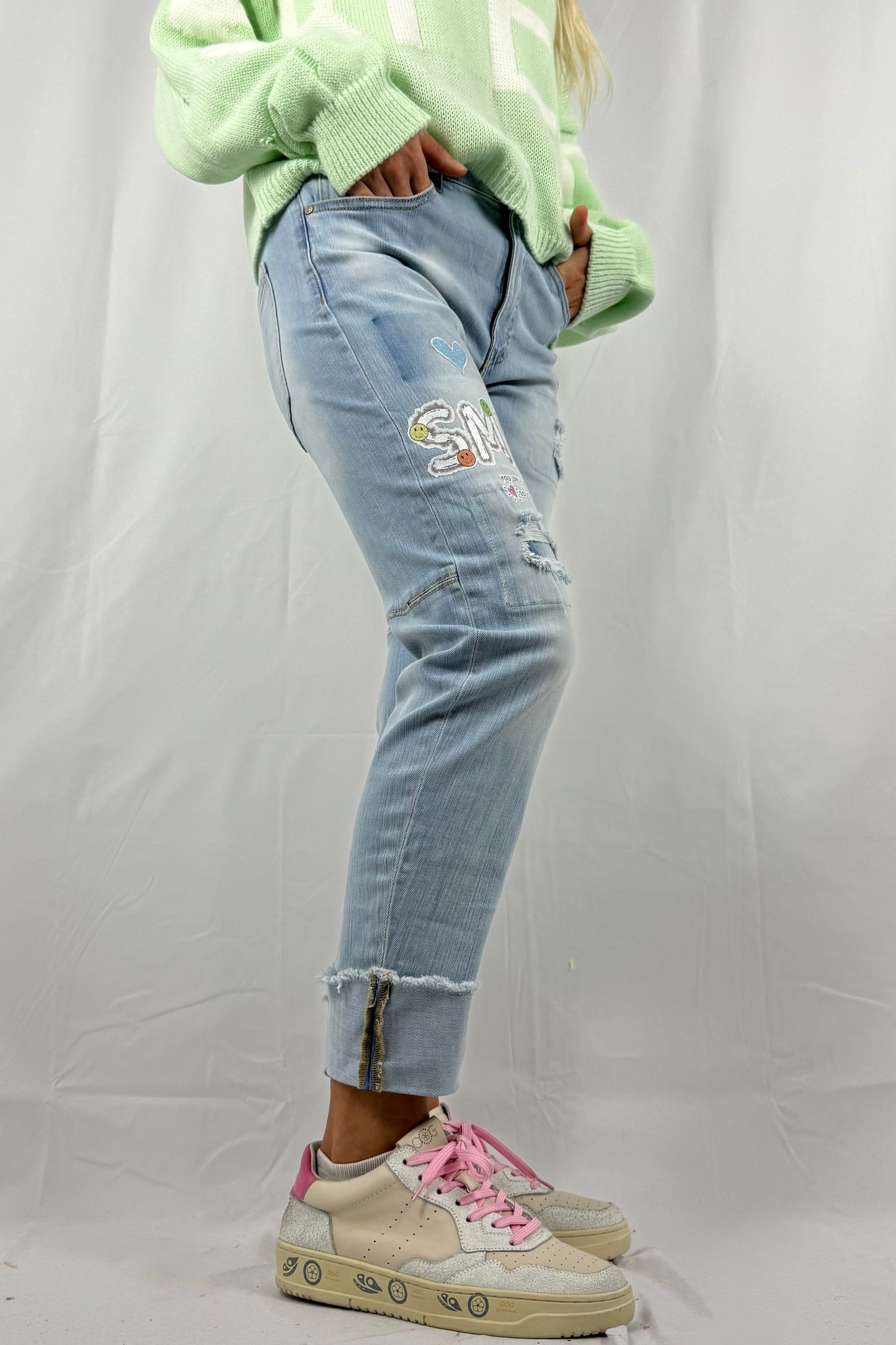 Moderne Damen Jeans mit Patch-Details