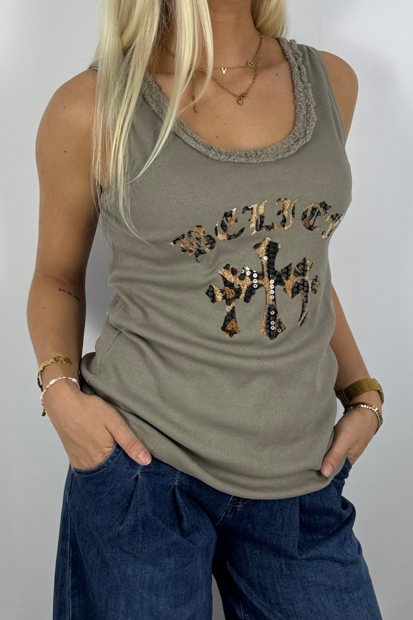 Damen Top mit Leo-Print & Pailletten-Mud
