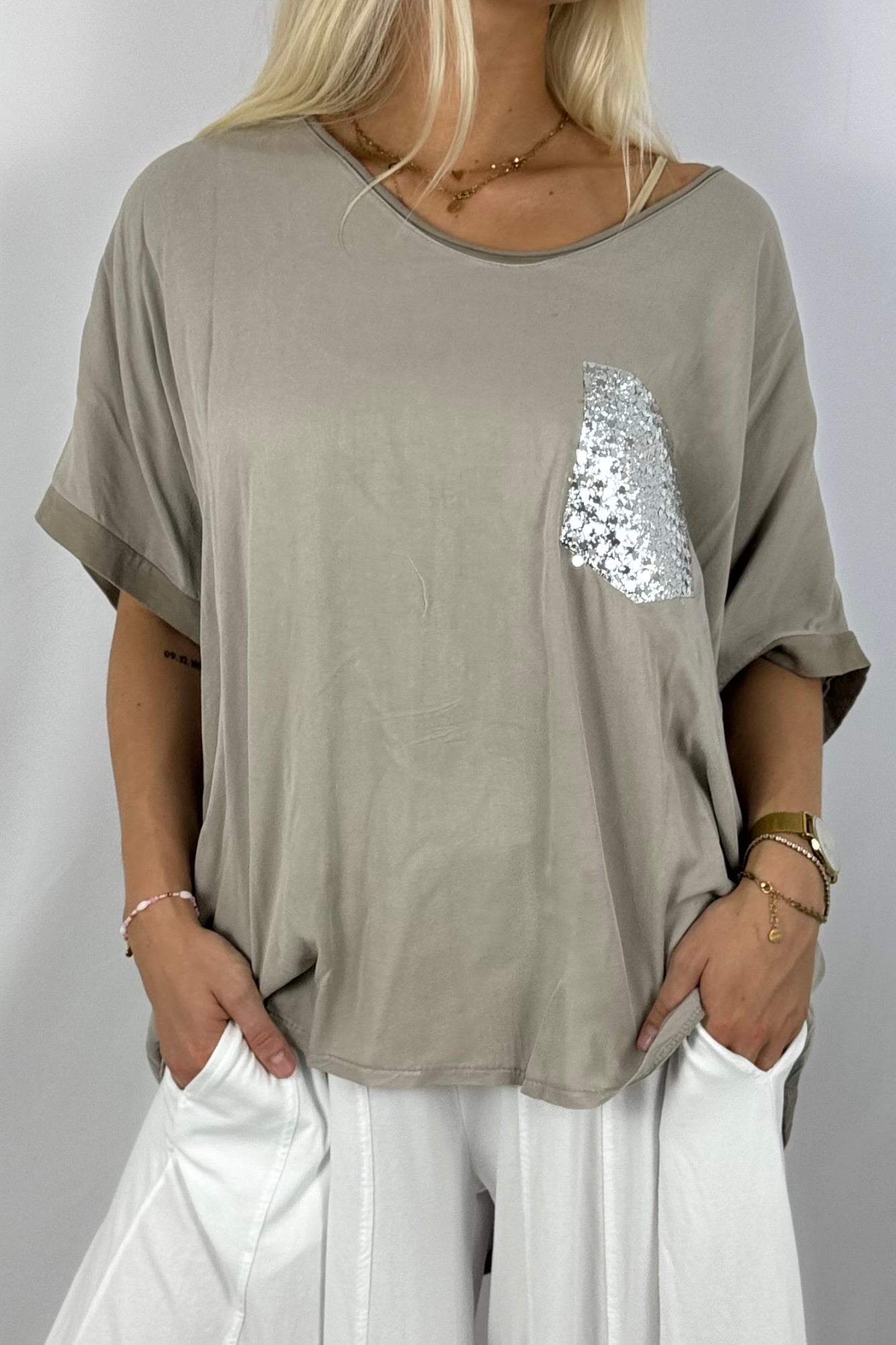 Oversize Shirt mit Pailletten-Brusttasche-Mud