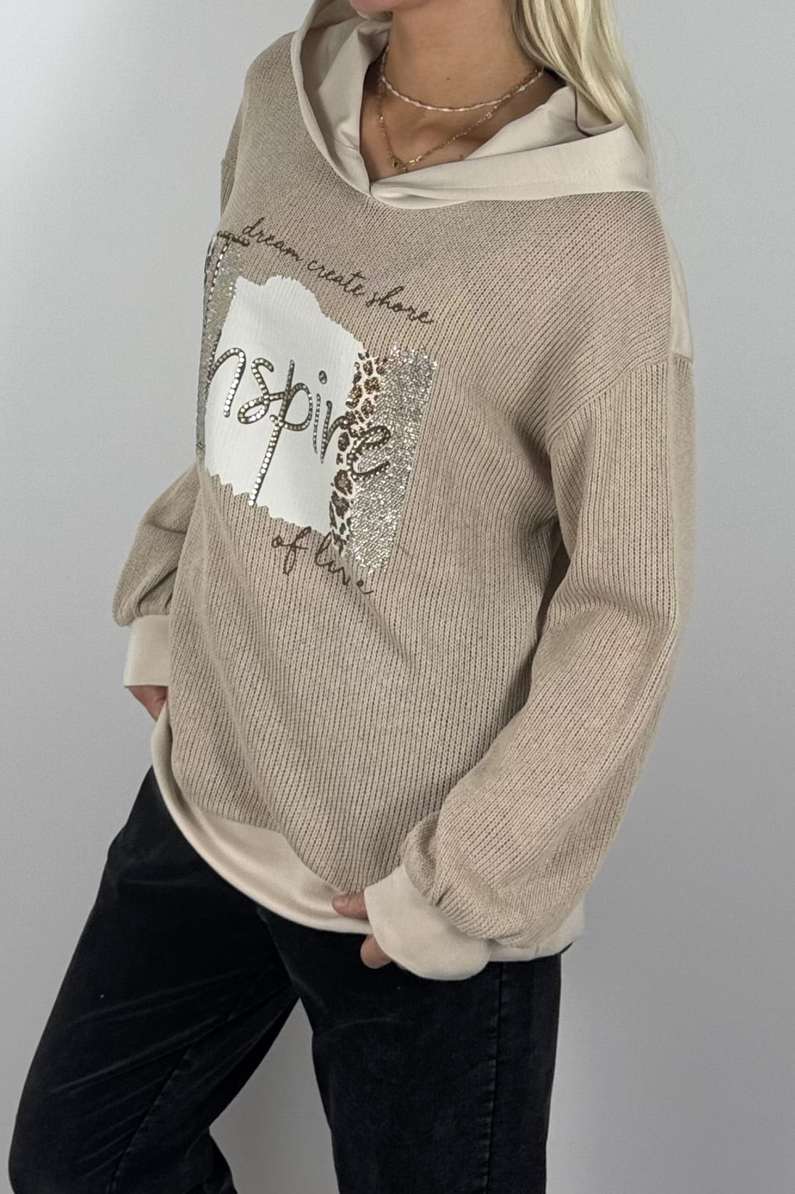 Damen Pullover mit Kapuze & Inspire-Print – Beige