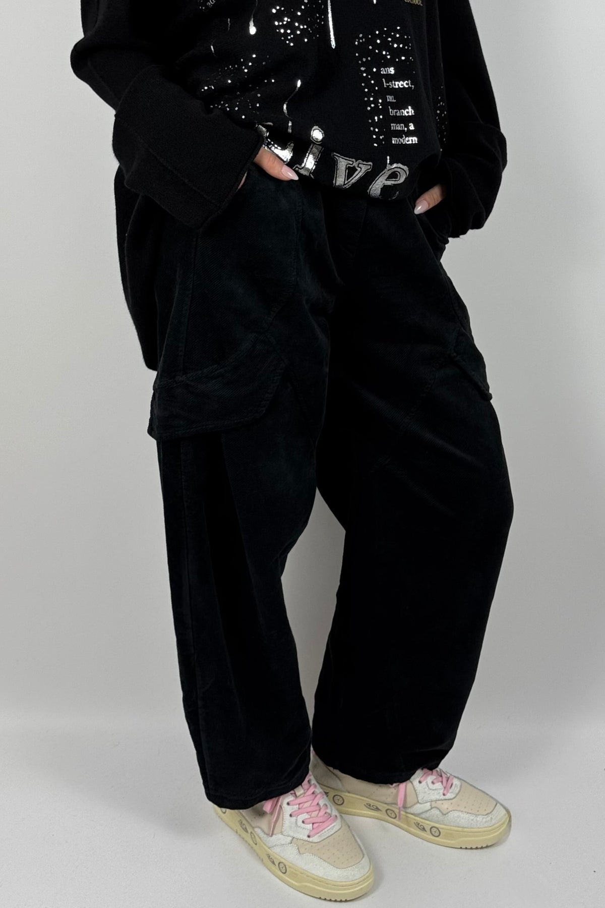 Lässige Baggy-Hose mit Cargo-Taschen-Schwarz