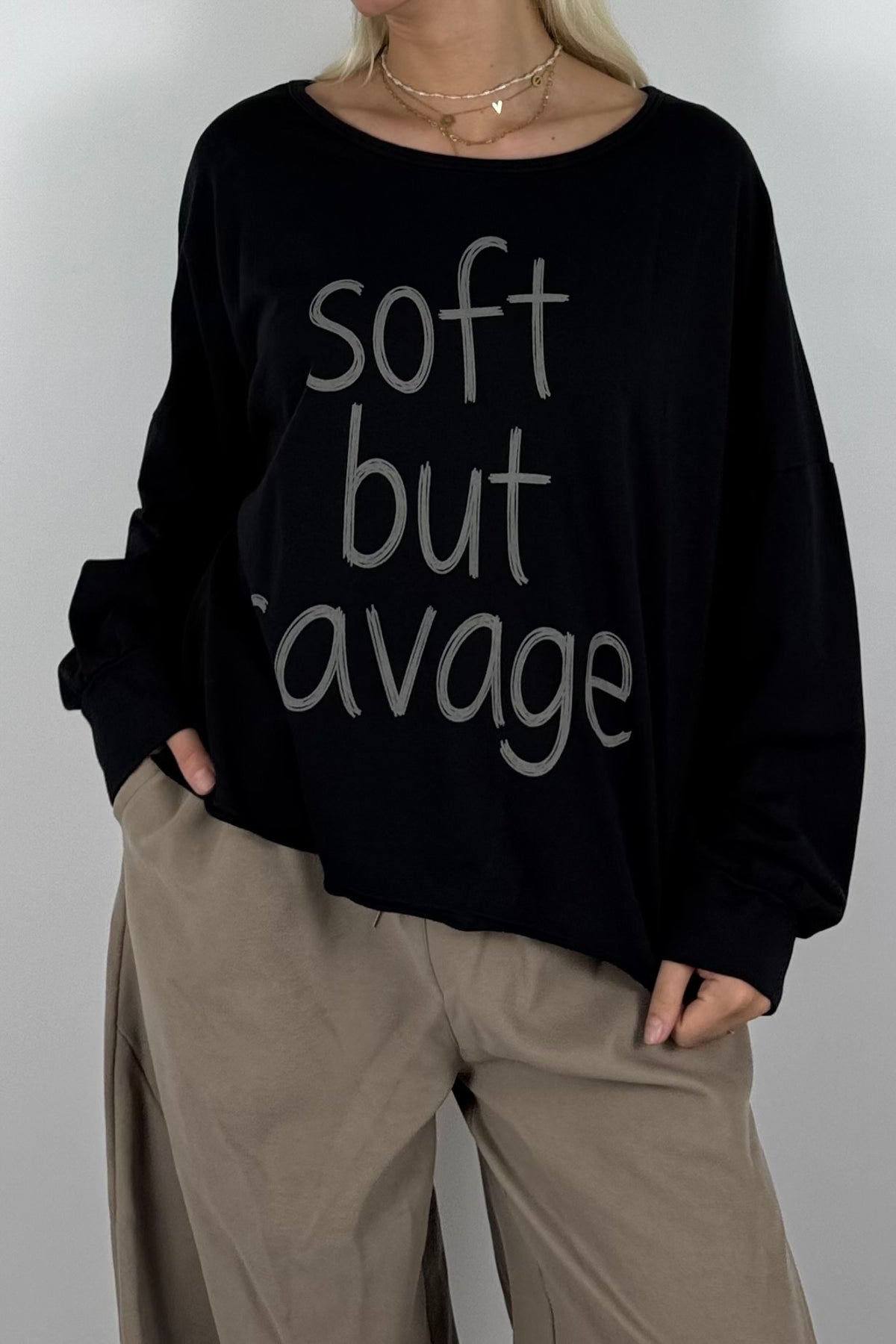 Oversize Shirt „Soft but Savage“ –Schwarz