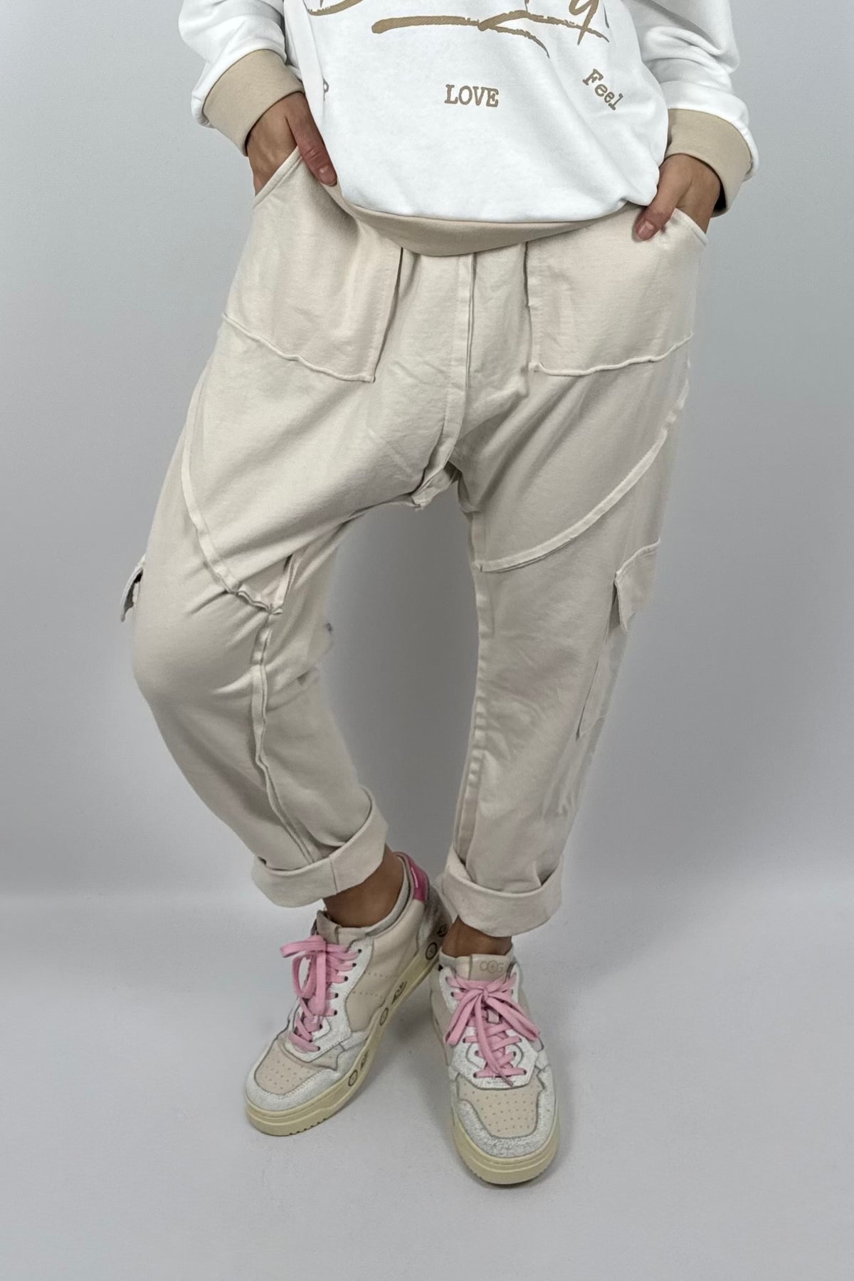 Damen-Cargohose mit tiefem Schritt und Ziernähten-Beige