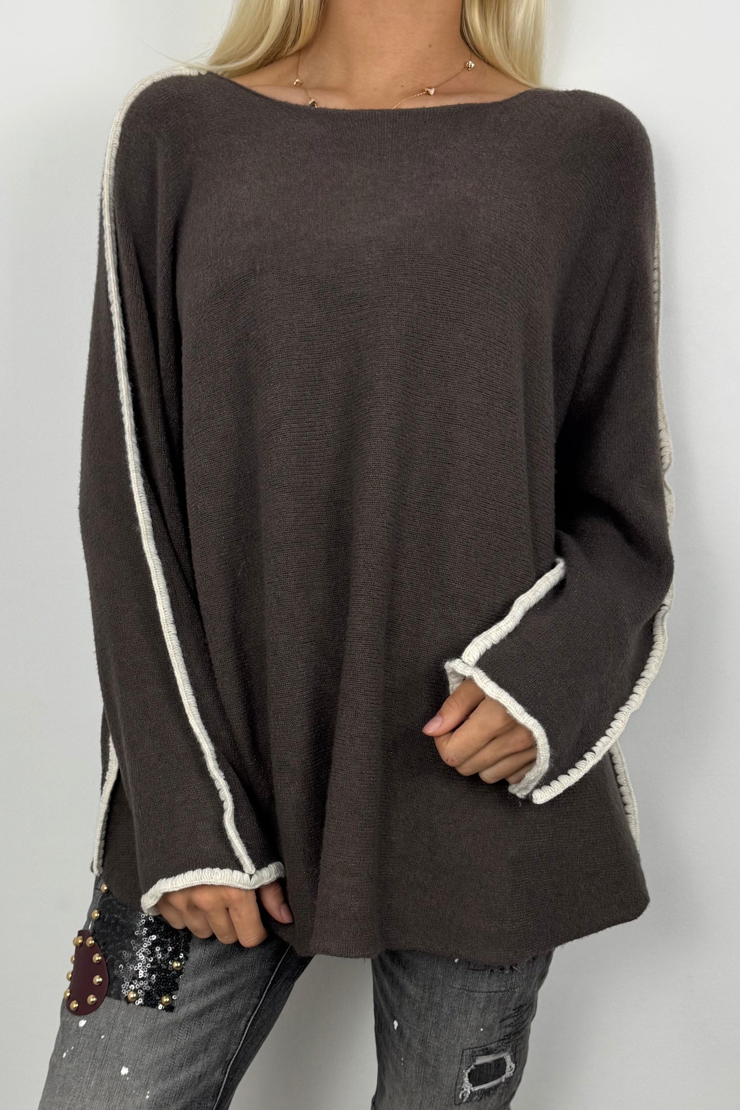 Locker geschnittenes Strickshirt mit Kontrastkante –Choco