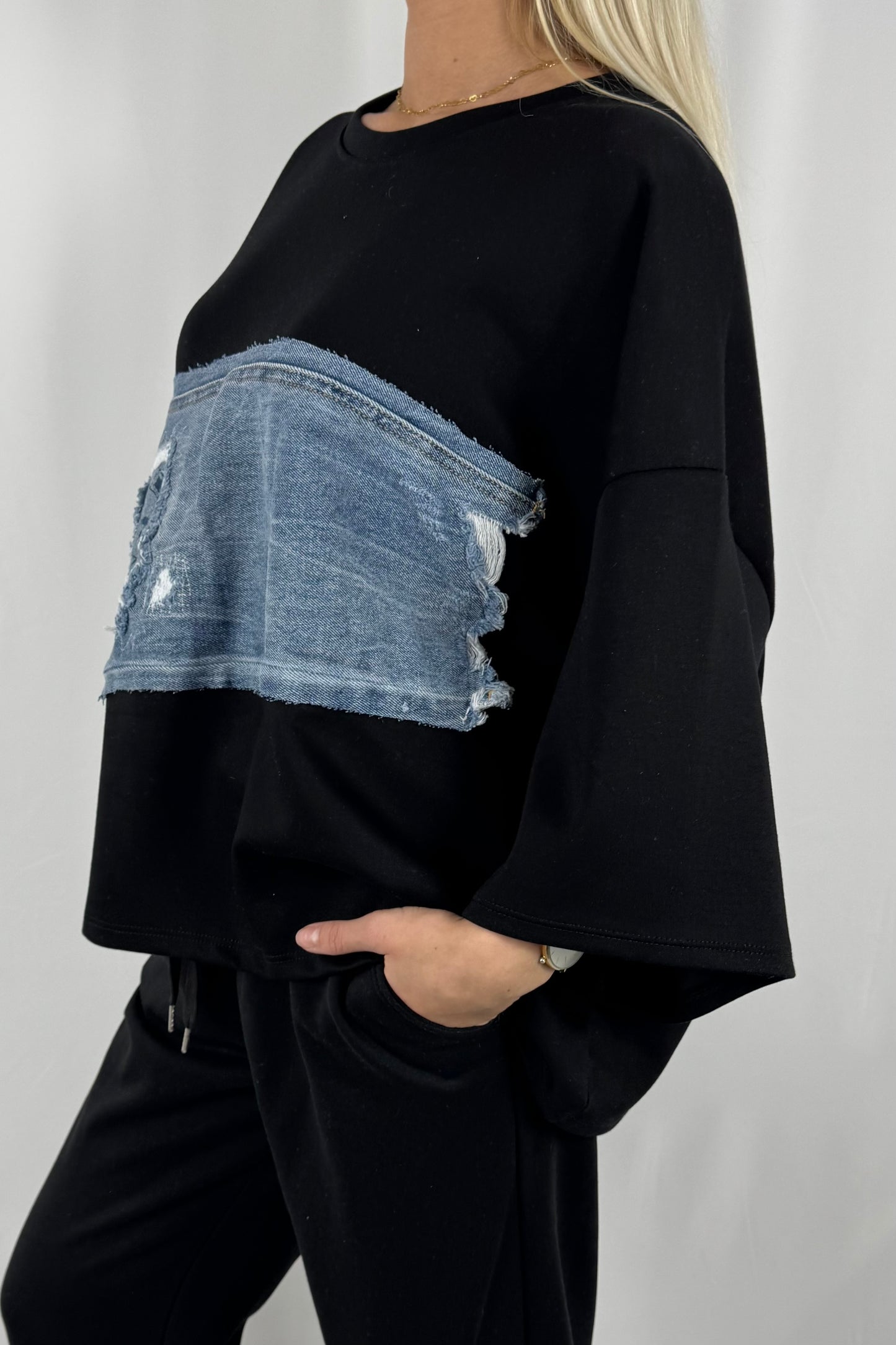 Oversize Damen Shirt mit Denim Patch und Used Look Detail-Schwarz