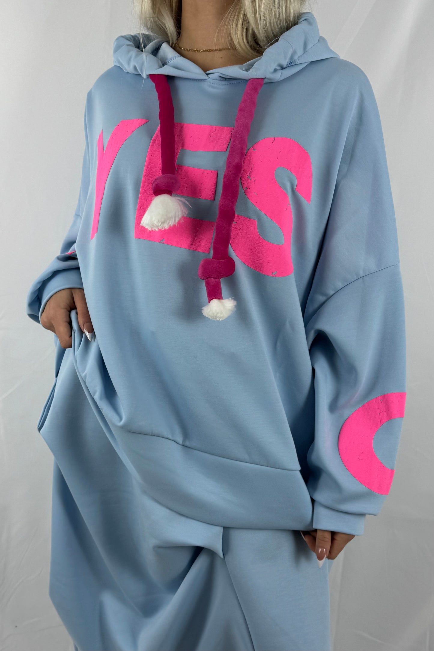 Oversize Hoodie mit YES-Print aus Butterstoff –Hell Blau
