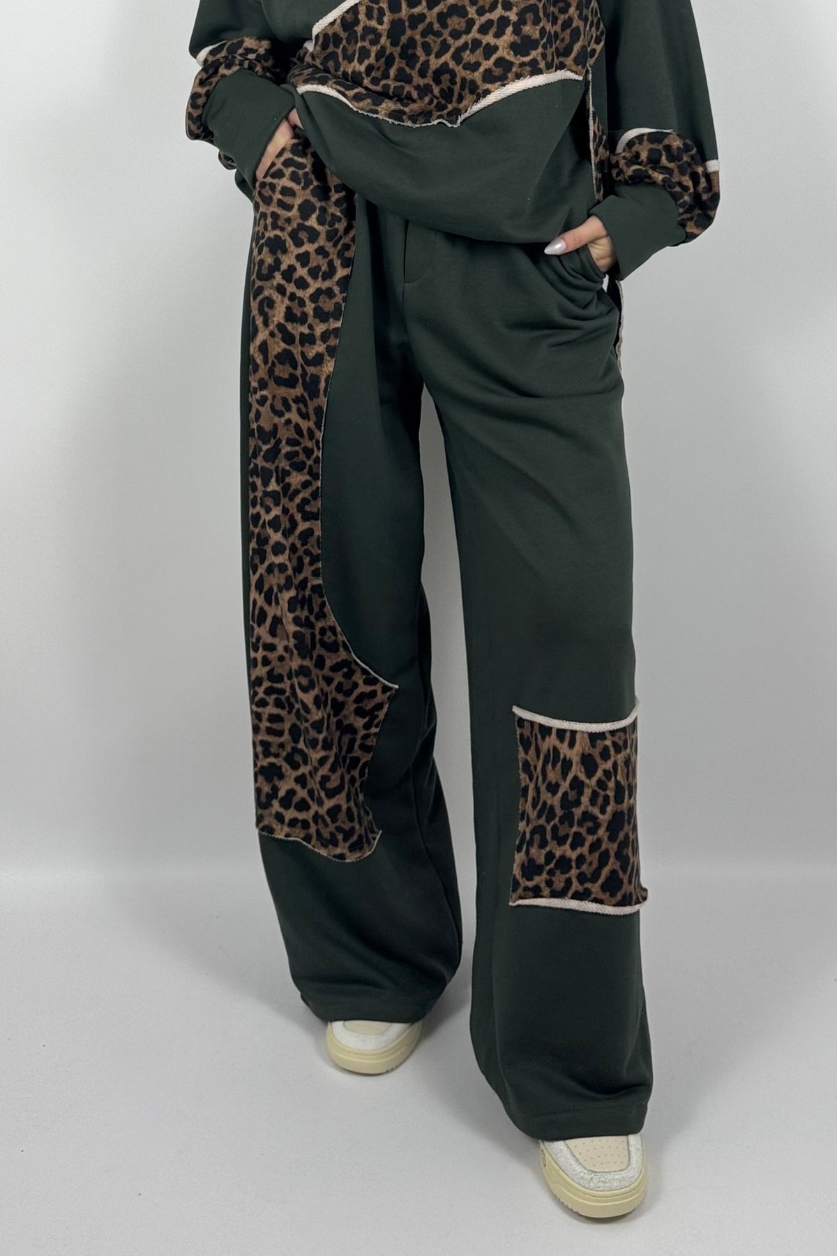 Damen Wide-Leg Hose mit Leo-Muster & Patchwork-Design – Khaki