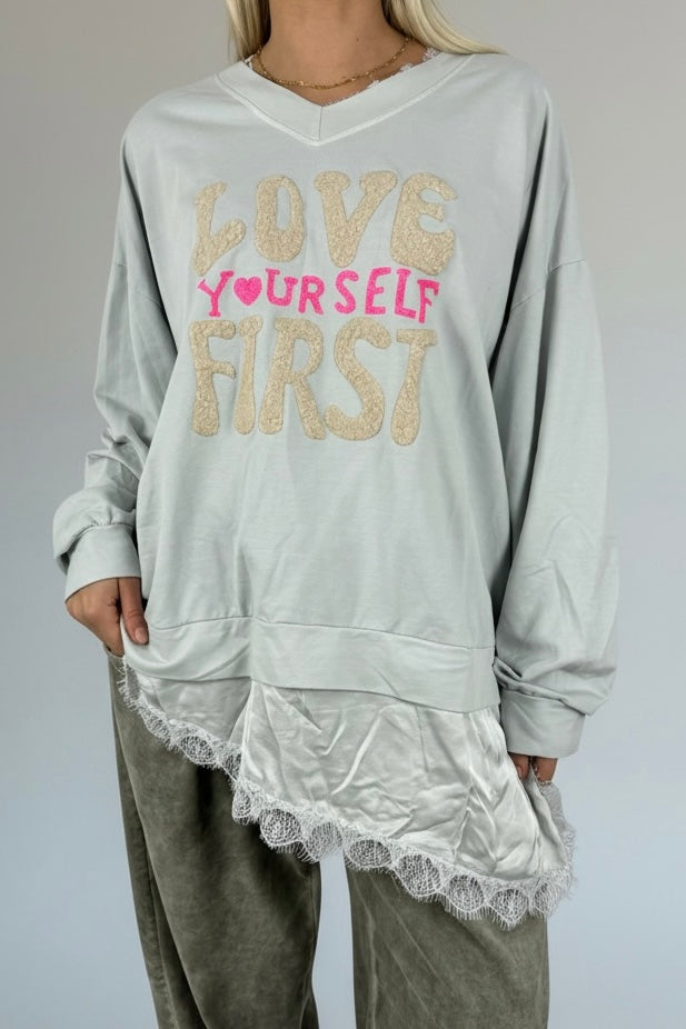 Oversize Shirt „Love Yourself First“-Grau