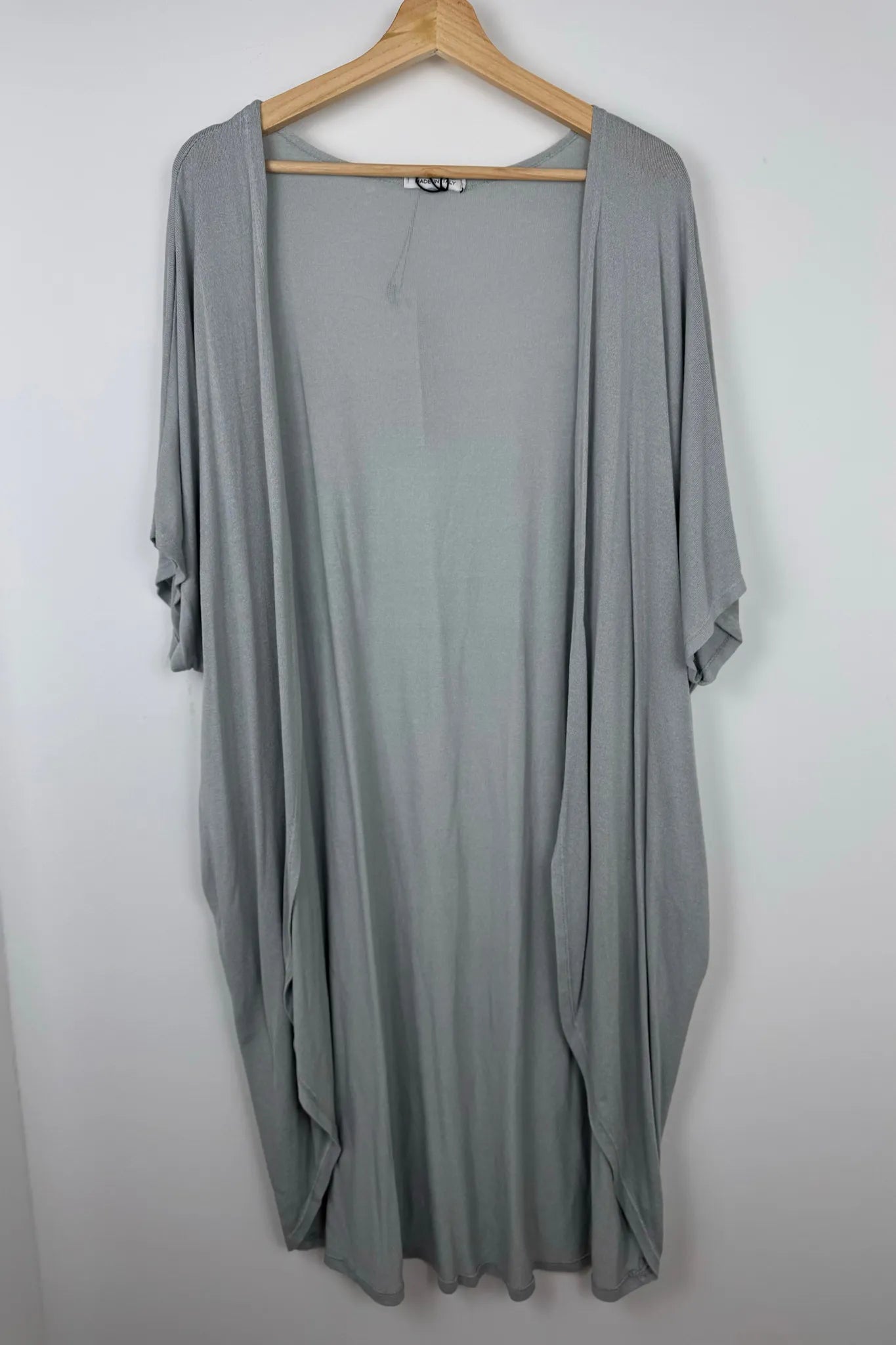 Kurzärmeliger Damen-Cardigan – leicht & offen getragen