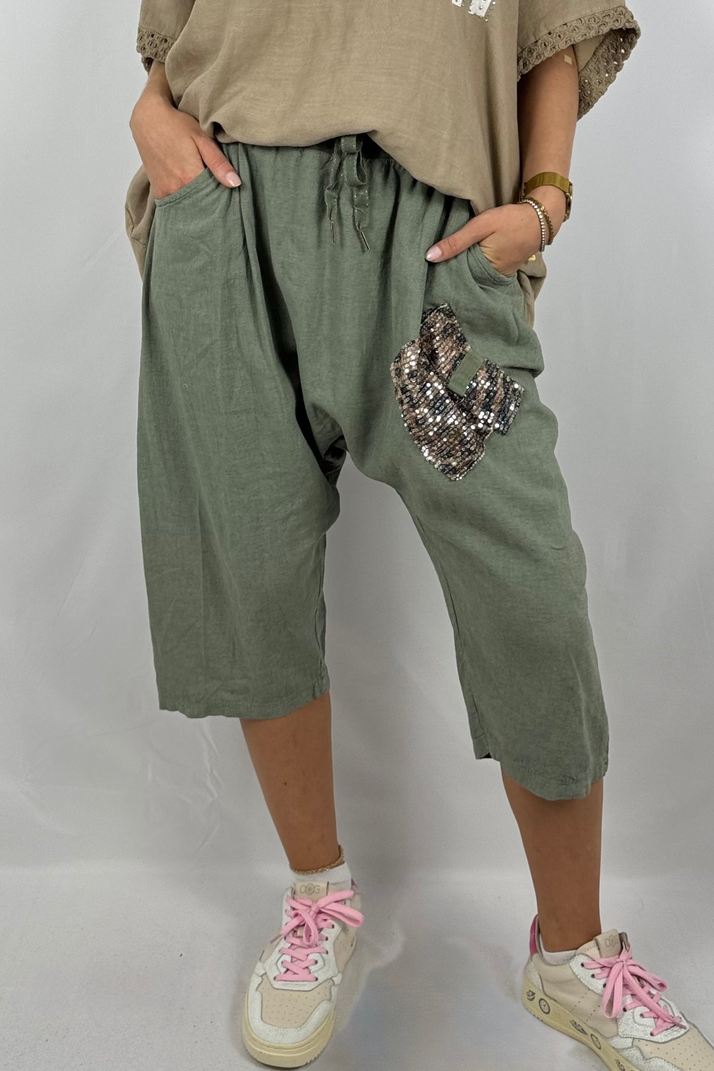 Leinen-Shorts mit Pailletten-Applikation-Khaki