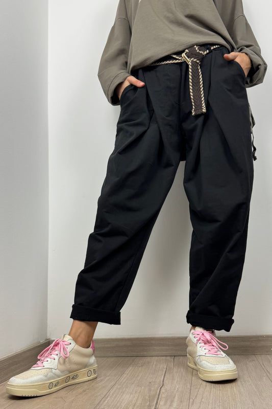 Bequeme Damenhose mit elastischem Bund und Gürtel-Schwarz