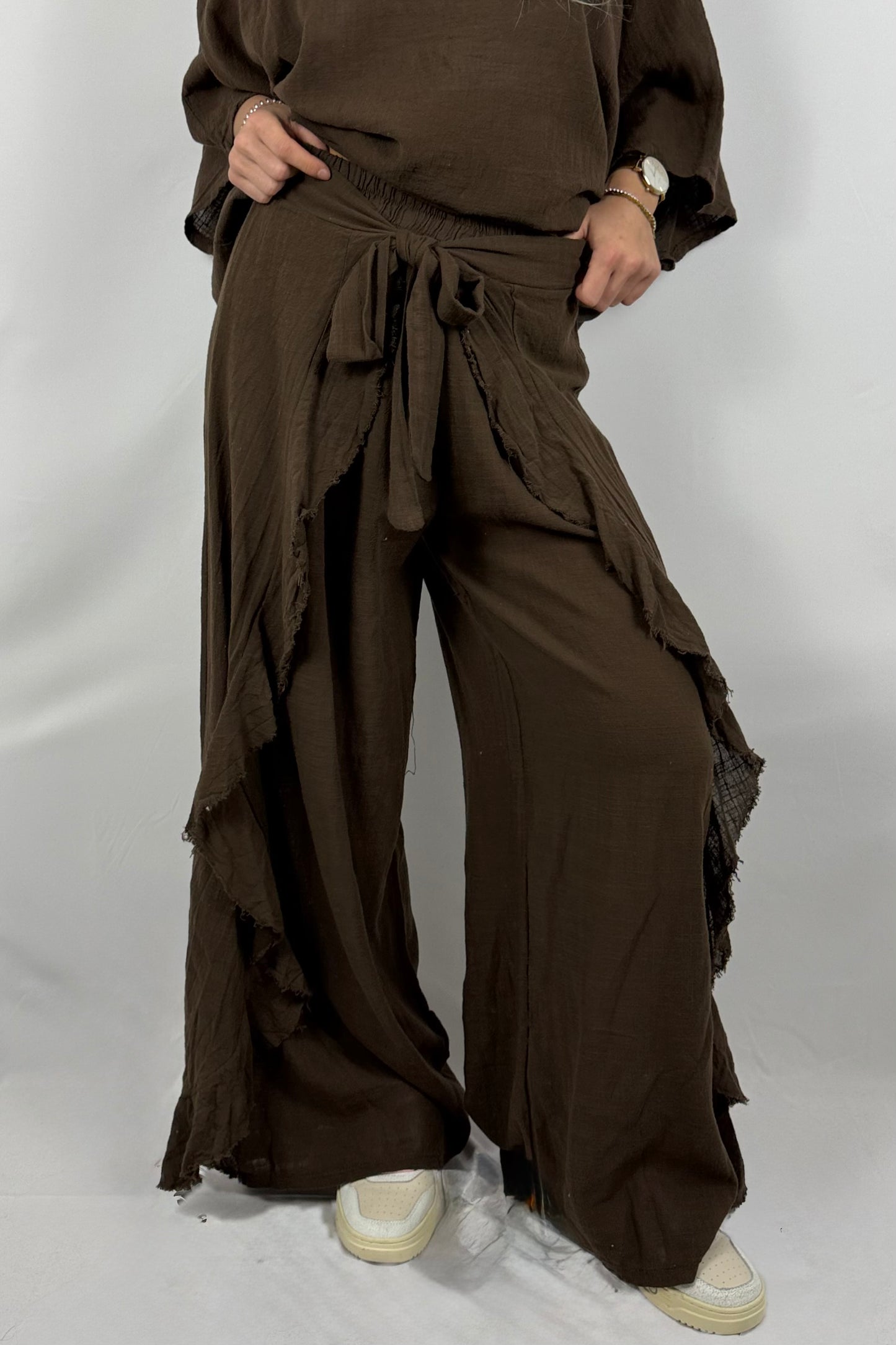 Baumwoll Hose mit Bindegürtel & Volants – Boho Style-Choco