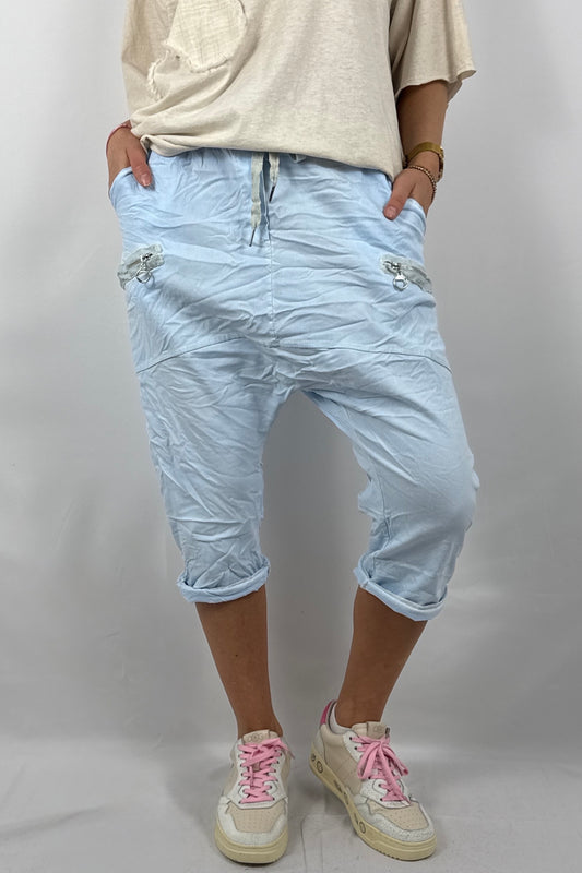 Damen Short mit Reißverschluss Details -Hellblau