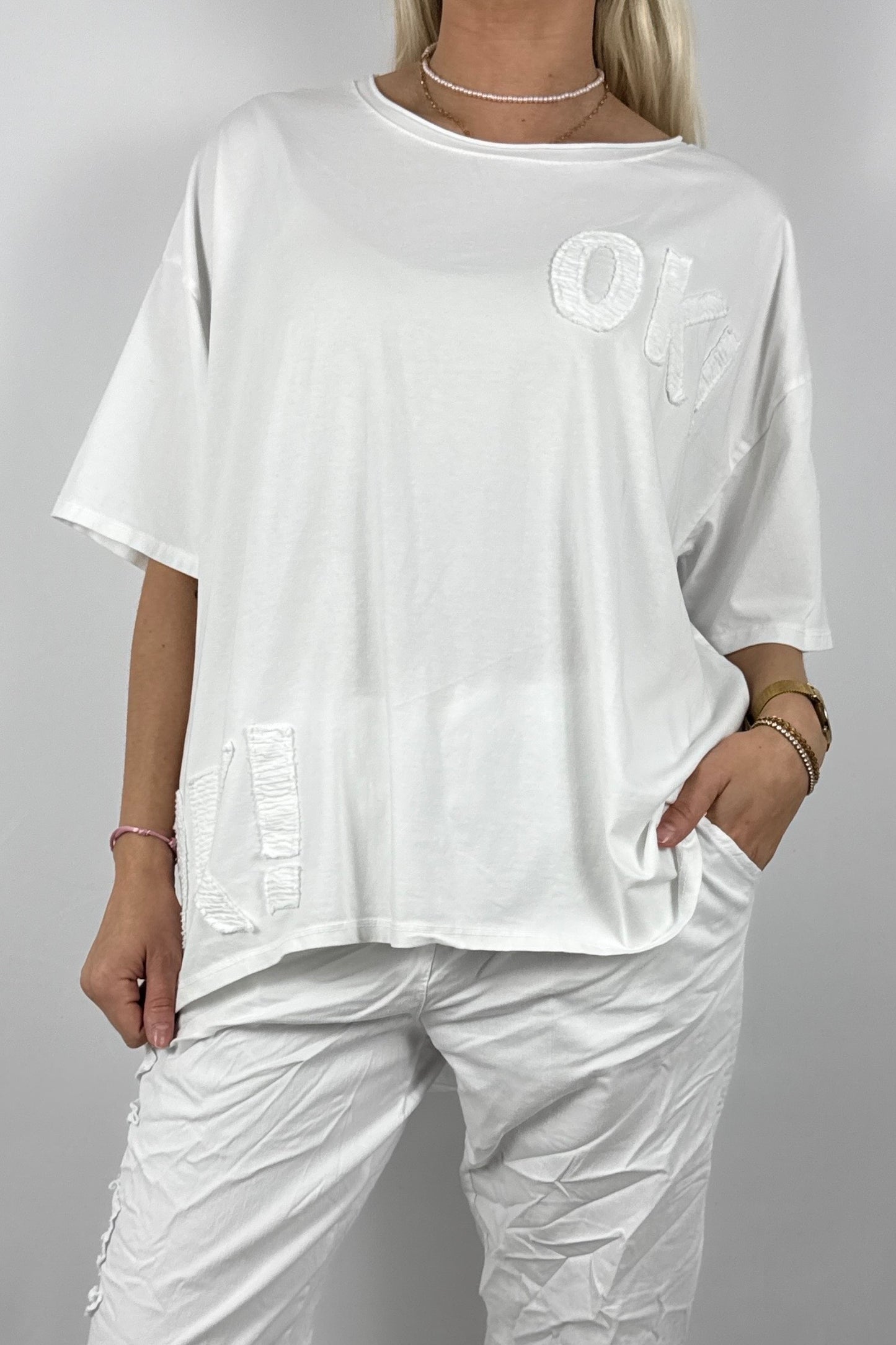 Oversize Damen Shirt mit OK Print und Rundhalsausschnitt-Weiß