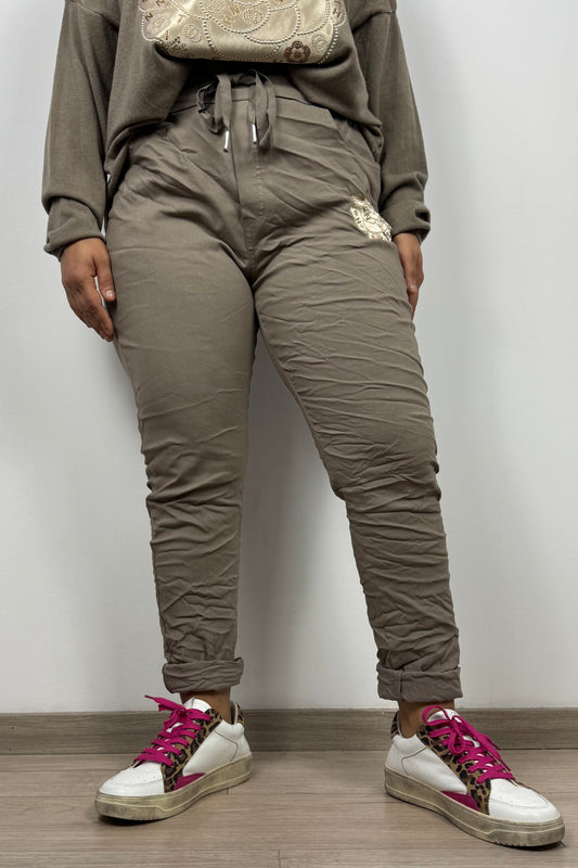 Stretchhose mit floralen Stickereien und Strass – braun