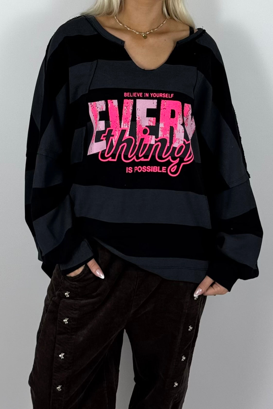 Damen Oversize Sweatshirt „EVERYTHING“ – Schwarz