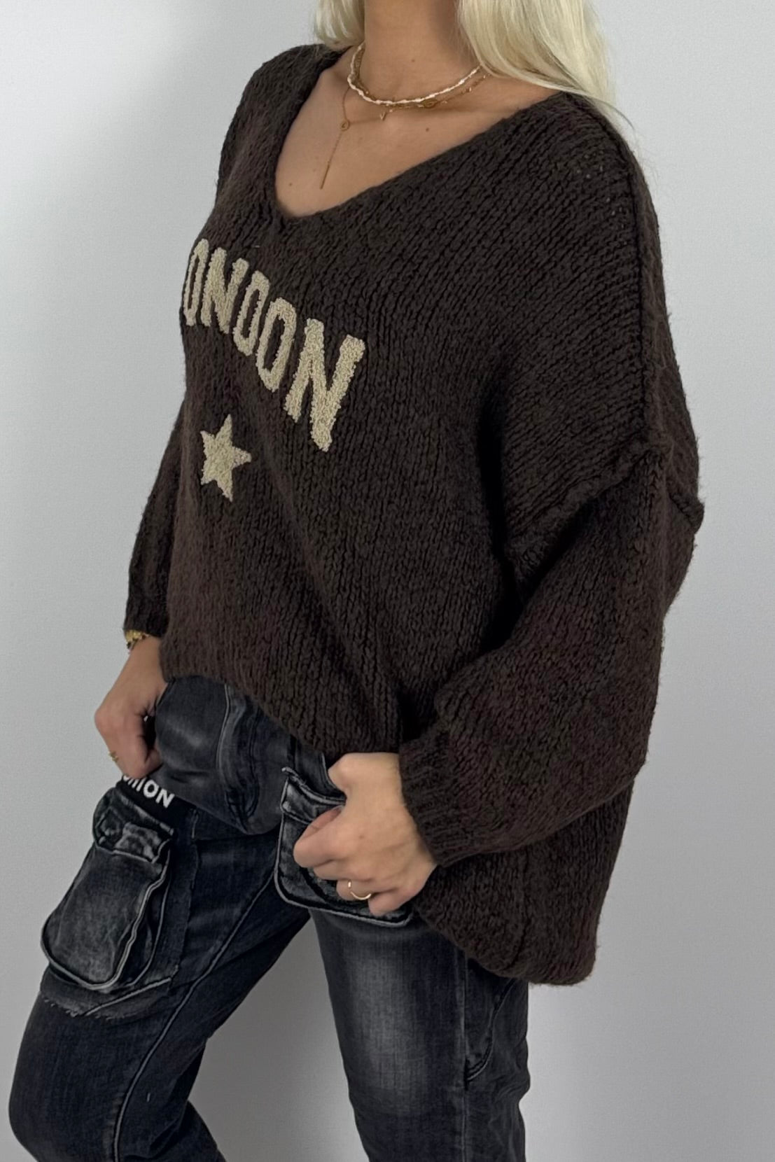 Damen Oversize Strickpullover mit London-Schriftzug –Schoko