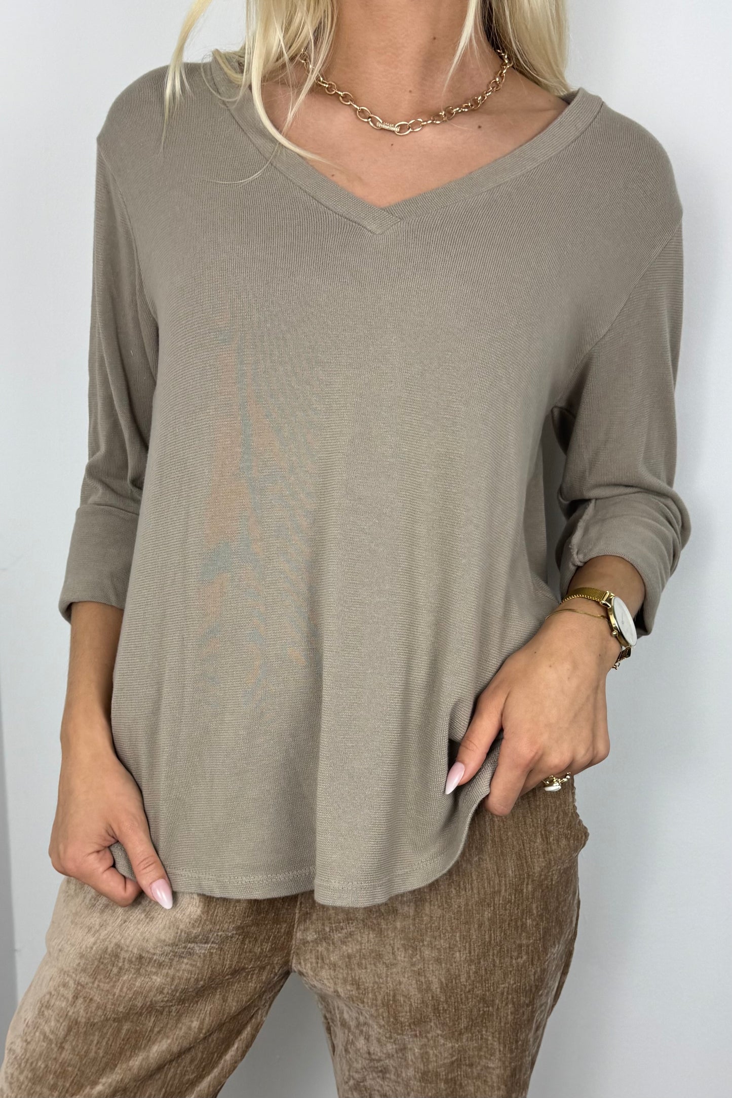 Shirt mit V-Ausschnitt