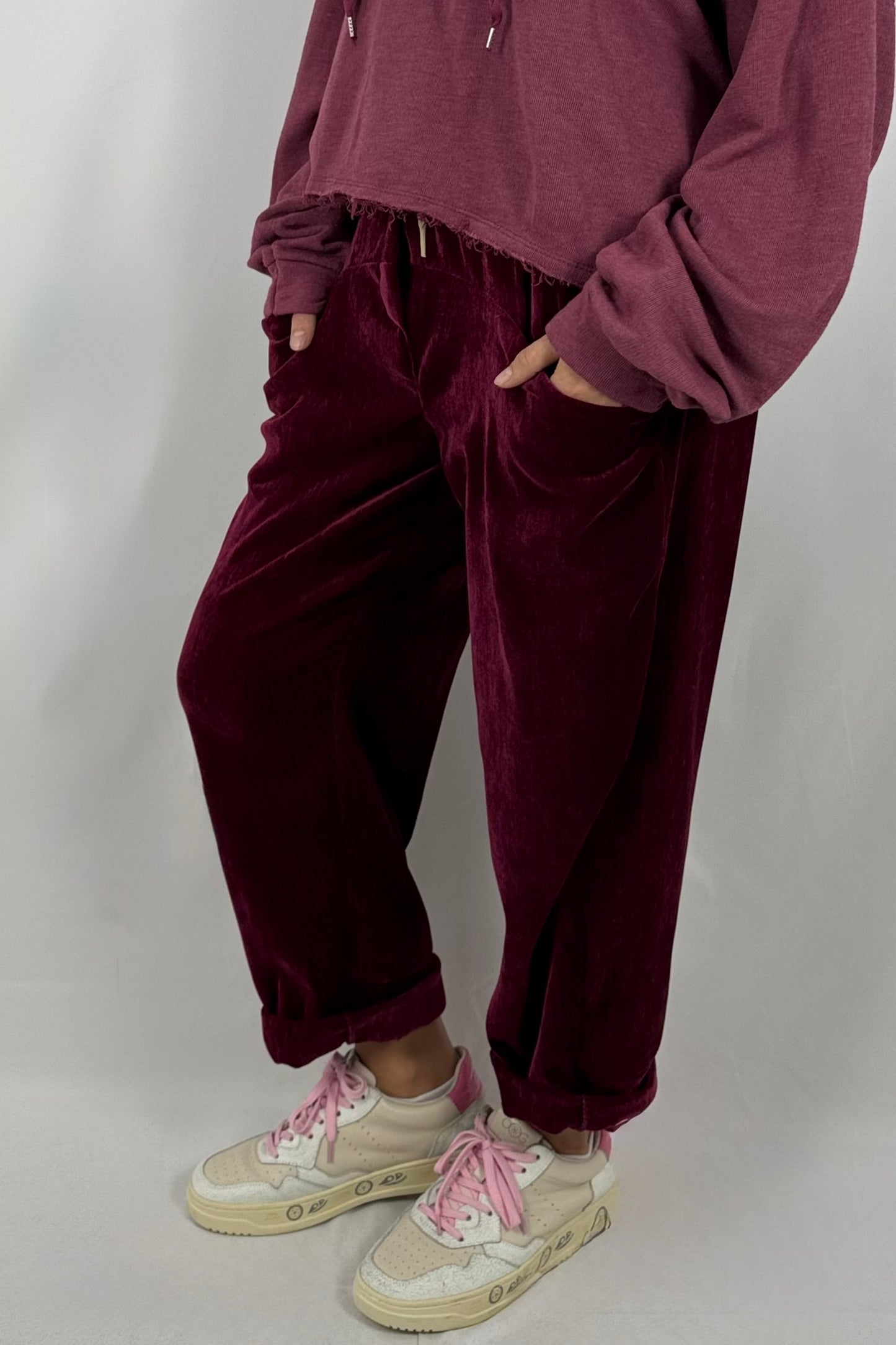 Damen Hose – Samtoptik mit Leo-Kordel-Bordeux