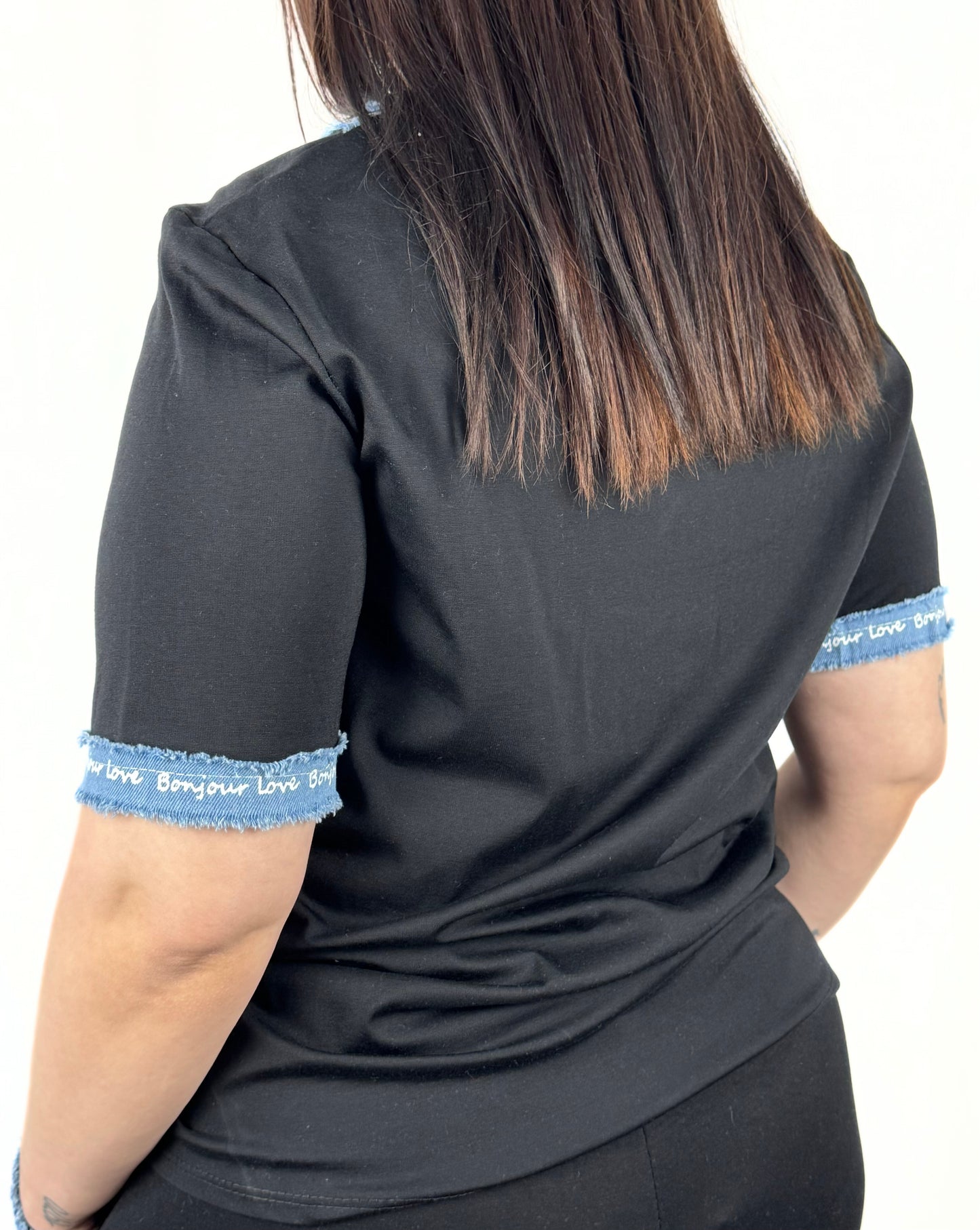 T-Shirt mit Herz-Print & Jeans-Details – liebevoll & trendy