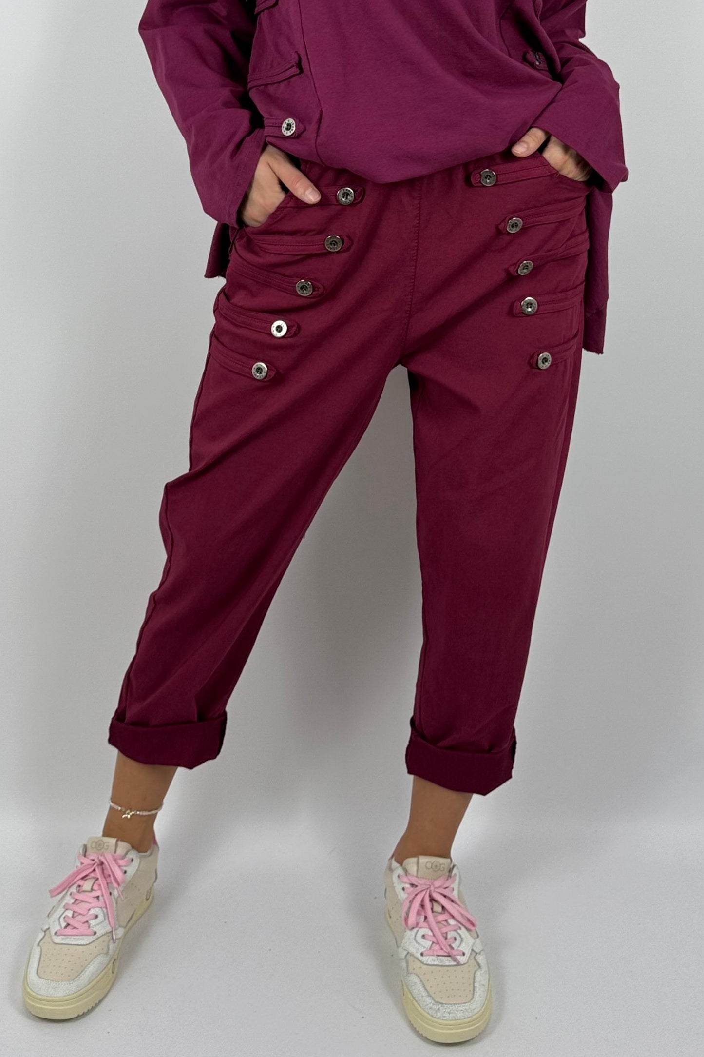 Damen Schlupfhose mit Knopfdetails – Bordeaux