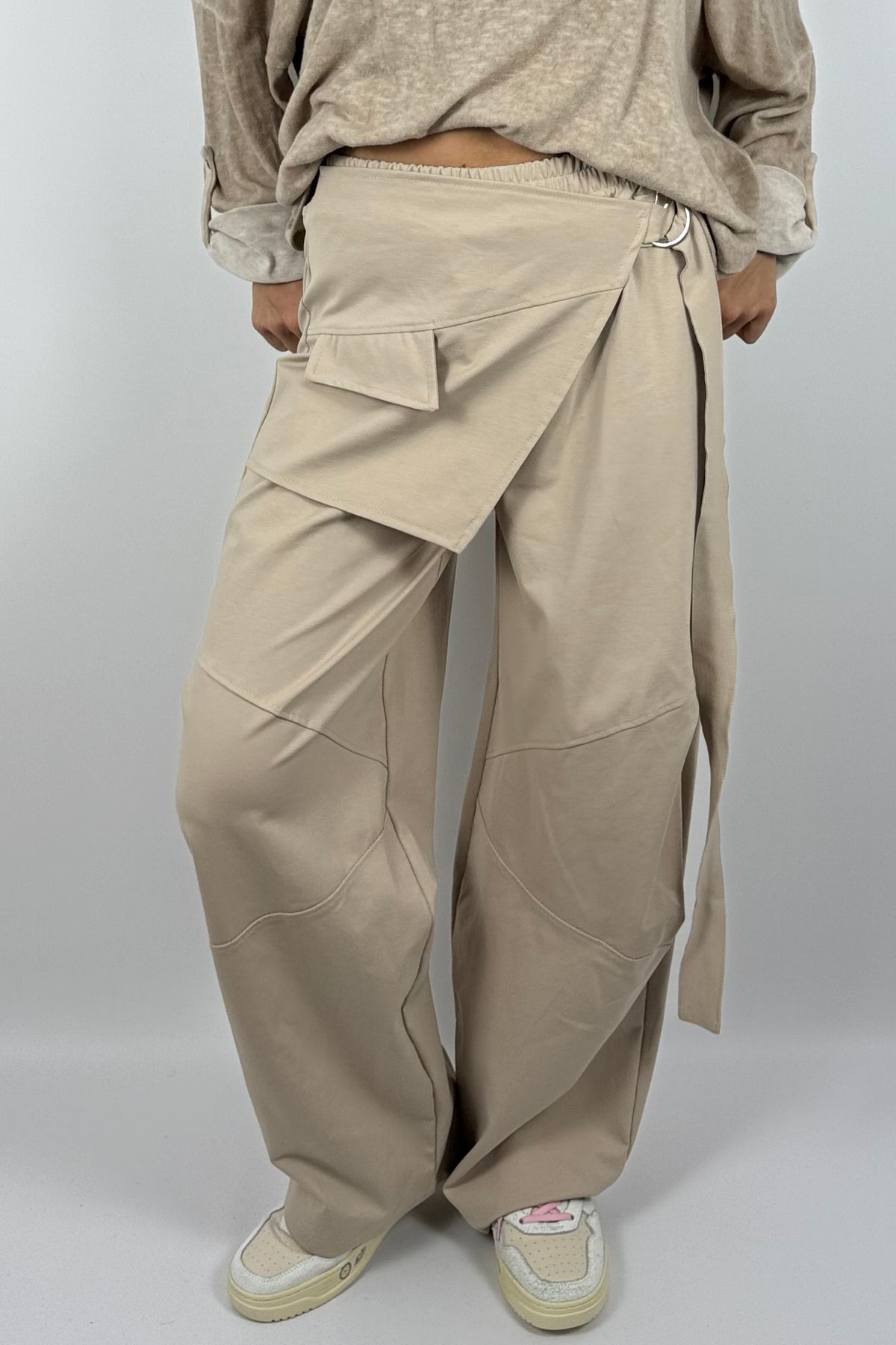 Lässige Hose mit Wickel-Detail & Schnalle-Beige